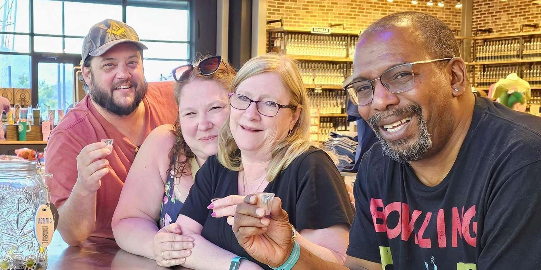 Pigeon Forge Booze Cruise Tasting Tour - Image 4