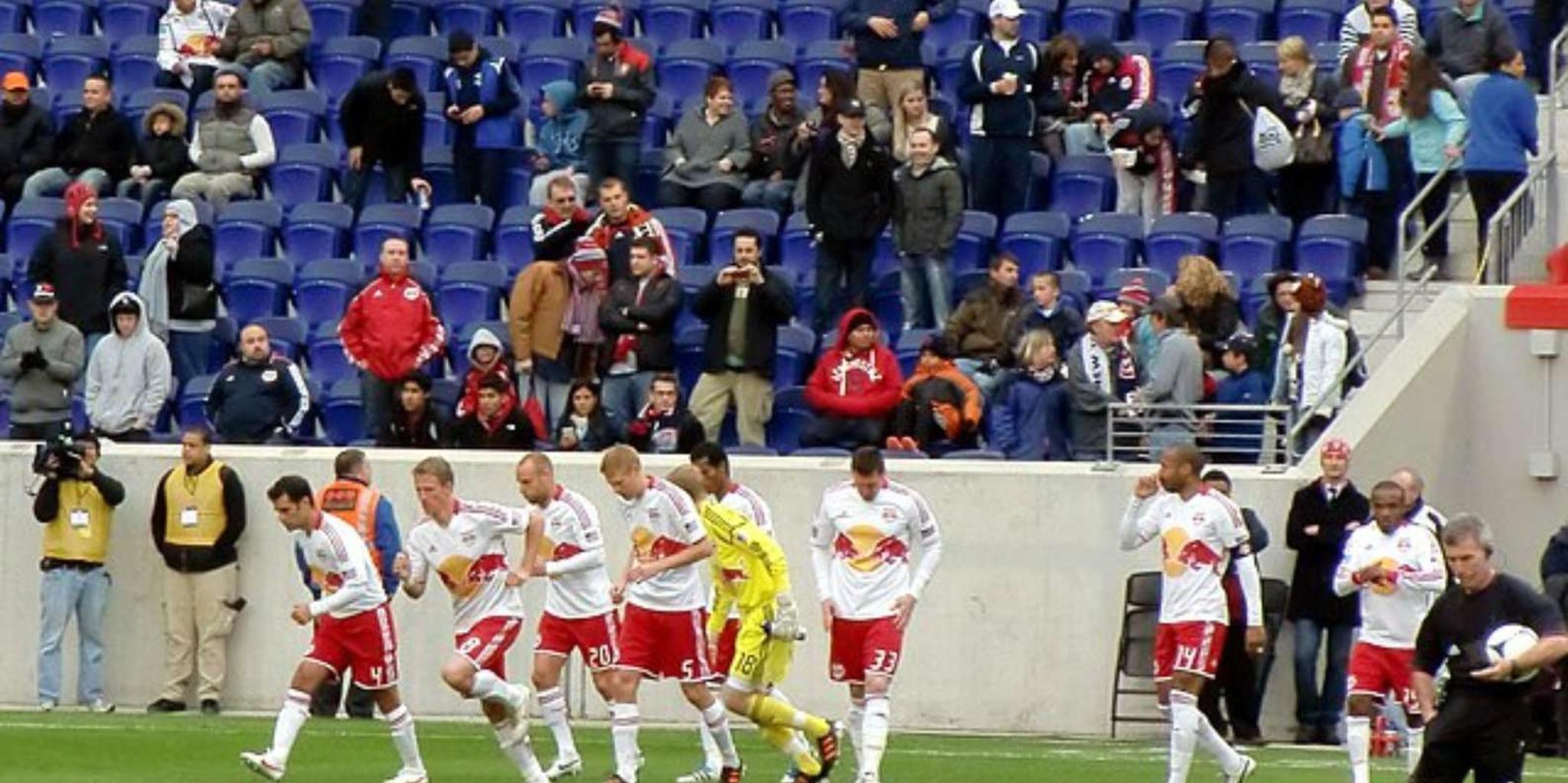 New York Sports Game Experience - Image 5