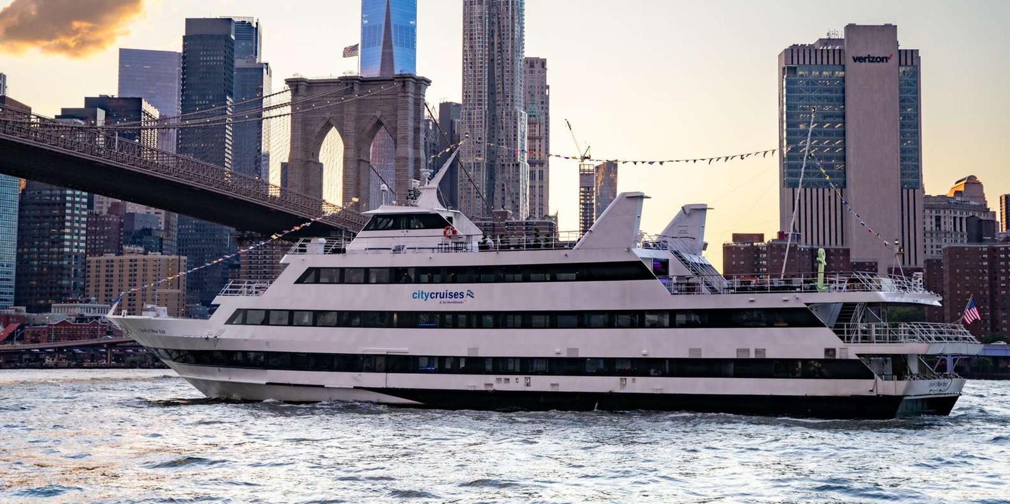 New York Christmas Eve Harbor Buffet Cruise