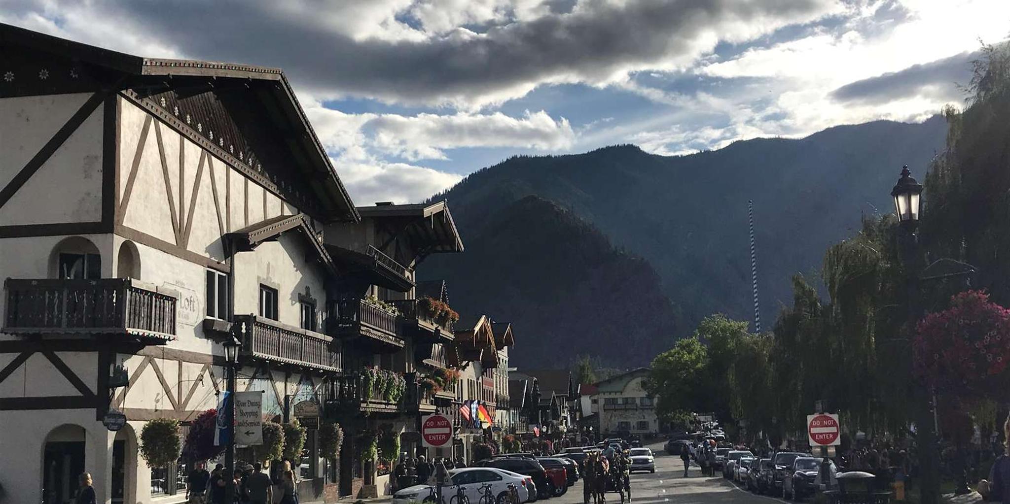 Seattle Leavenworth Cascade Mountain Tour - Image 2