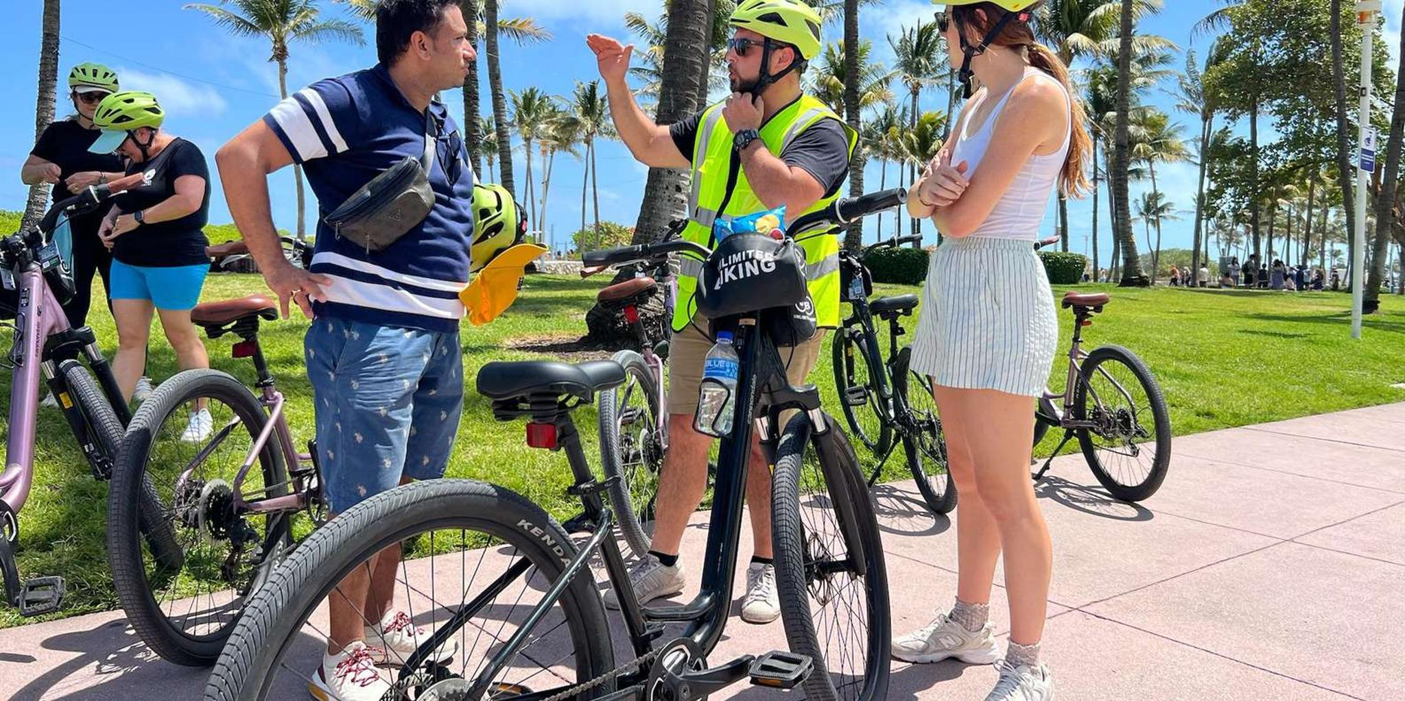 Santa Monica and Venice Beach Bike Tour - Image 2