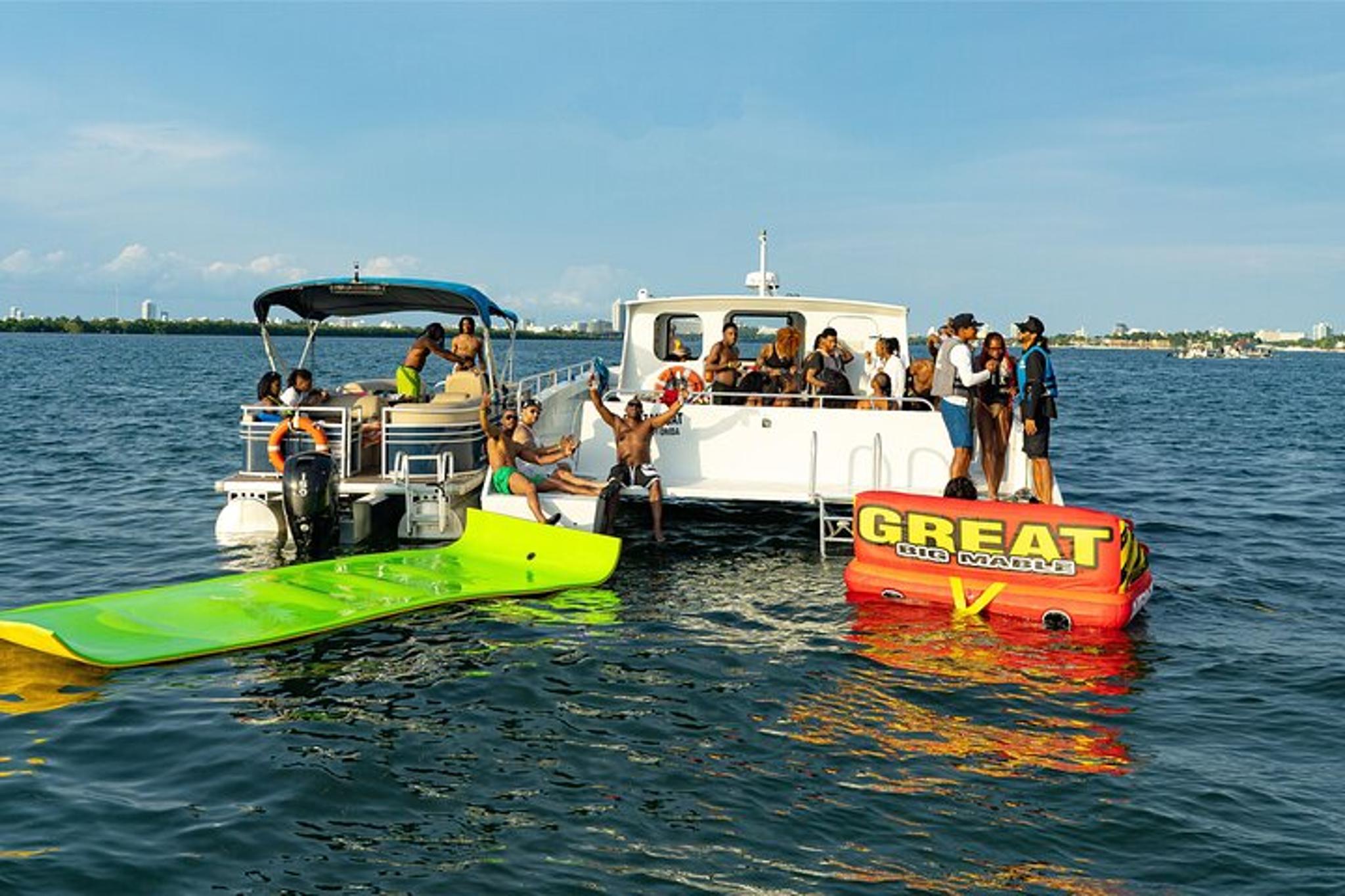 Miami Boat Tour with Jetskis and Tubing - Image 2