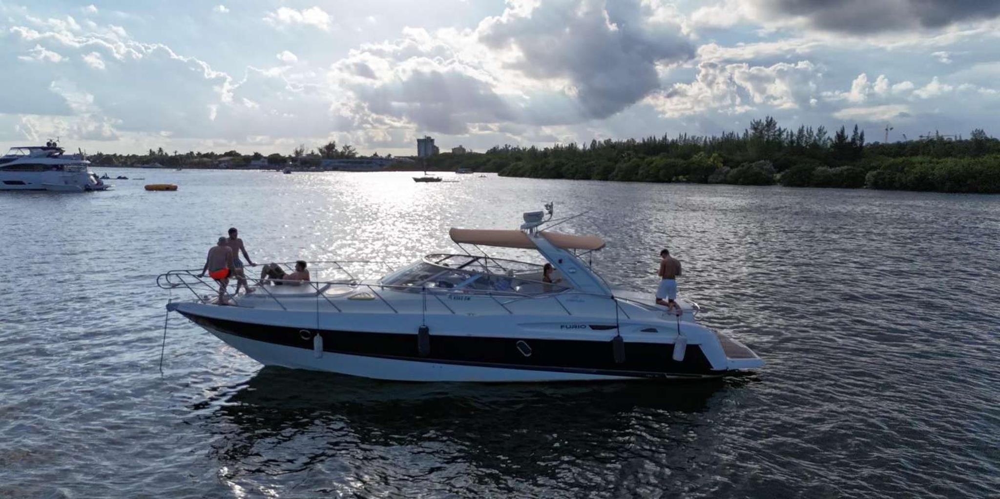 Miami Yacht Tour for Up to 12 People 2 hr - Image 4