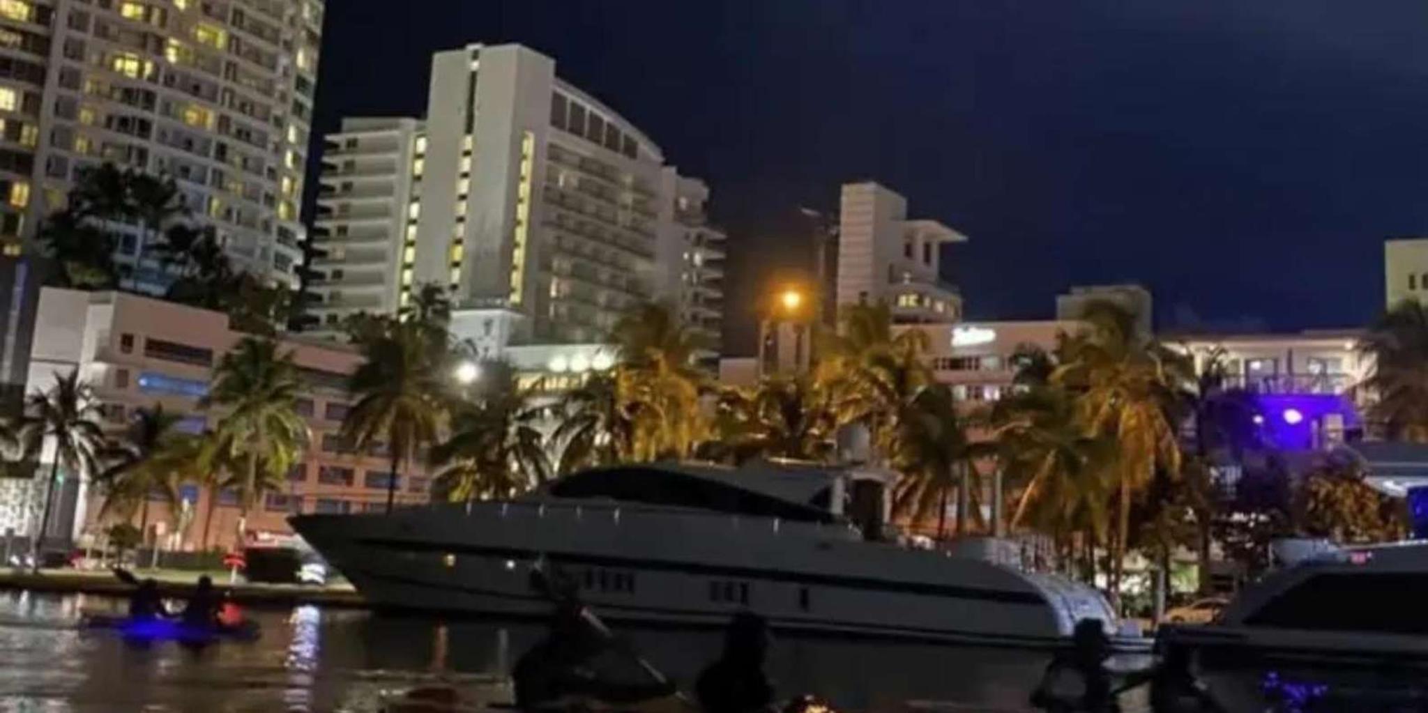 Miami Beach Clear Kayak Tour and LED Glow Experience - Image 6