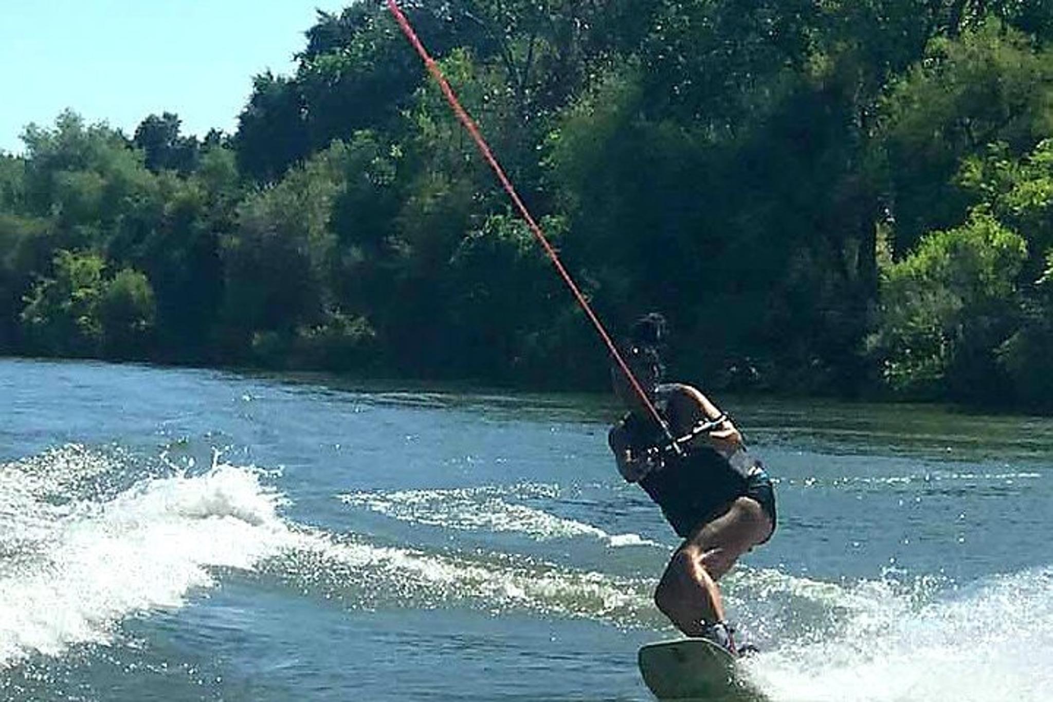 Sacramento Wakeboarding and Wakesurfing Full Day - Image 6