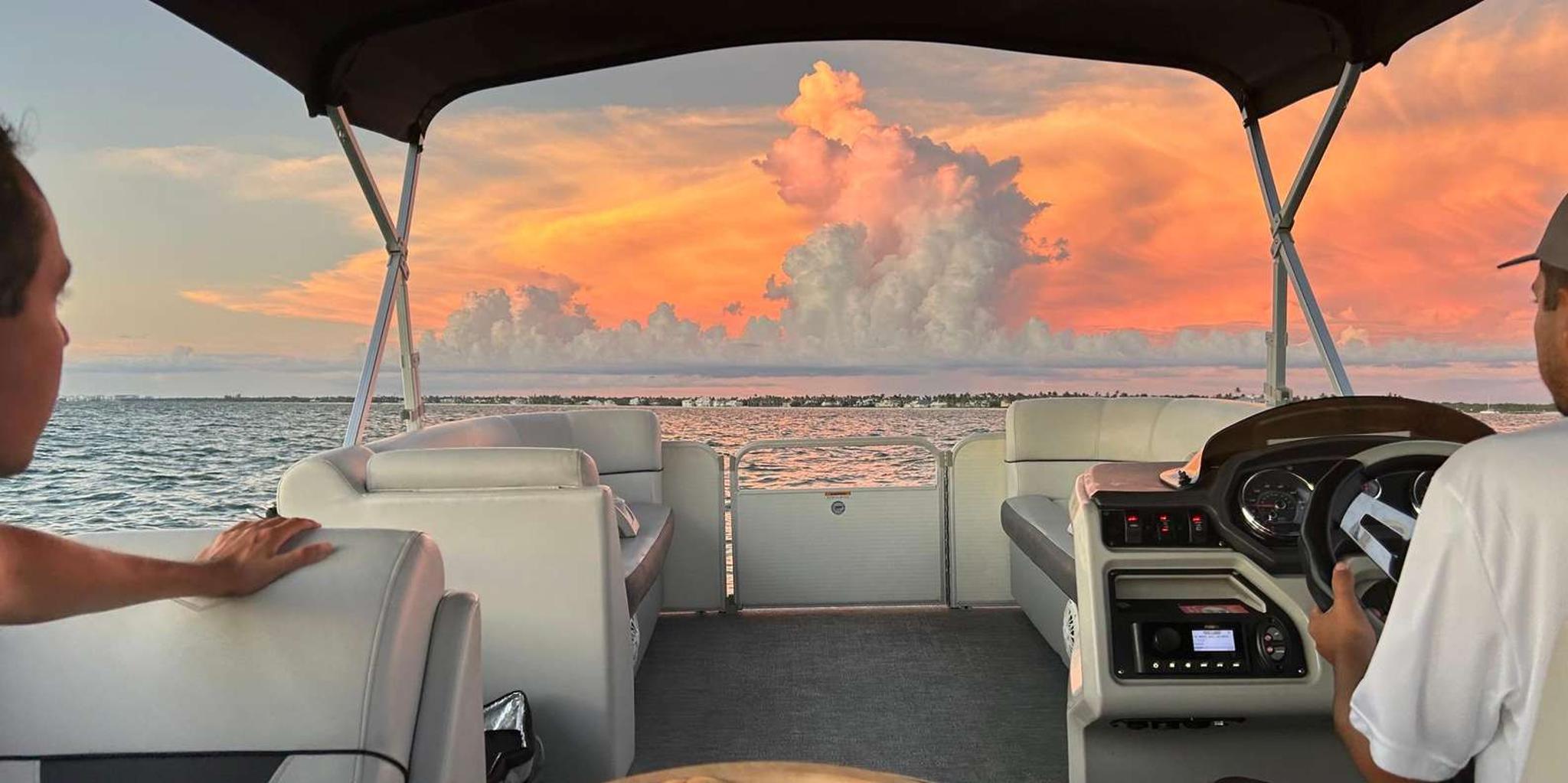 Naples Sunset Boat Cruise with Wine and Snacks - Image 3