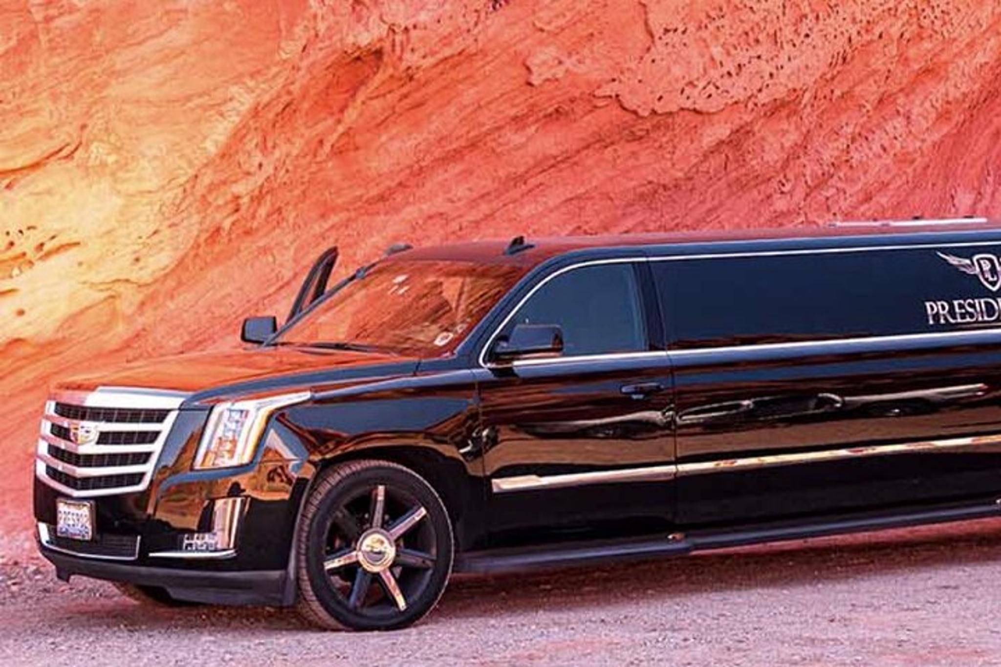 Las Vegas Red Rock Limousine Tour with Champagne 3 hr