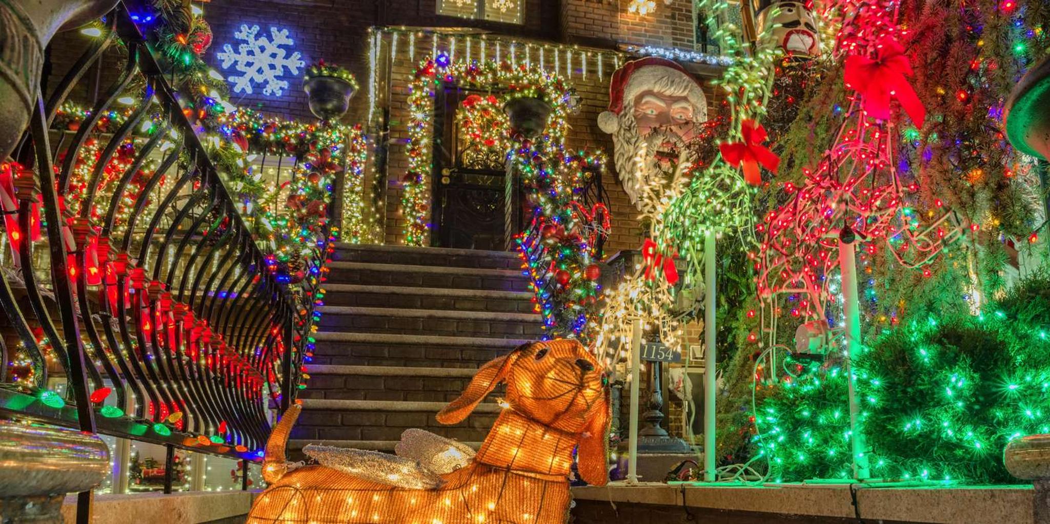 New York City Christmas Lights Tour in Dyker Heights - Image 3