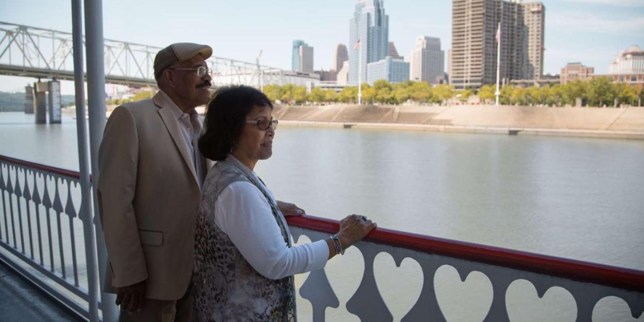 Cincinnati Ohio River Cruise with Buffet Dinner - Image 3