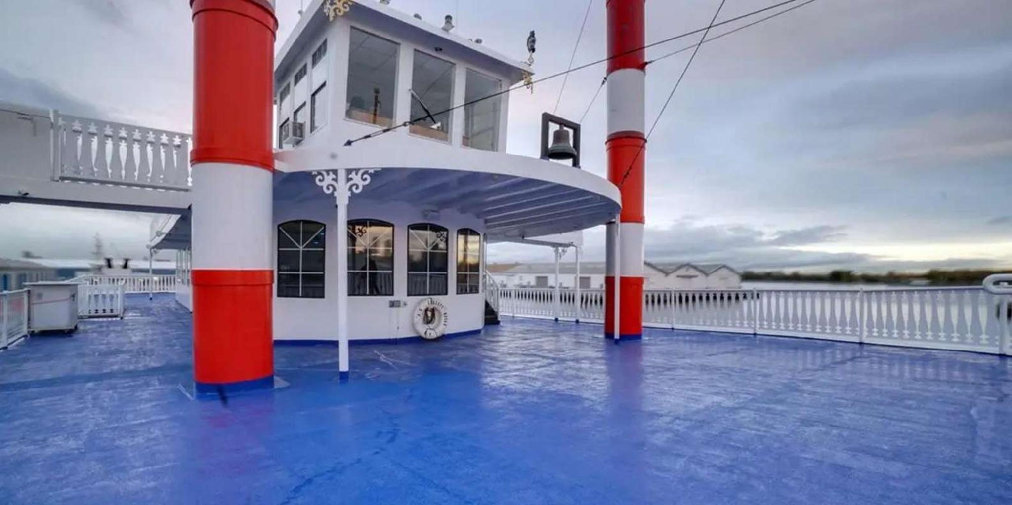 New York City New Year's Eve Yacht Party - Image 3