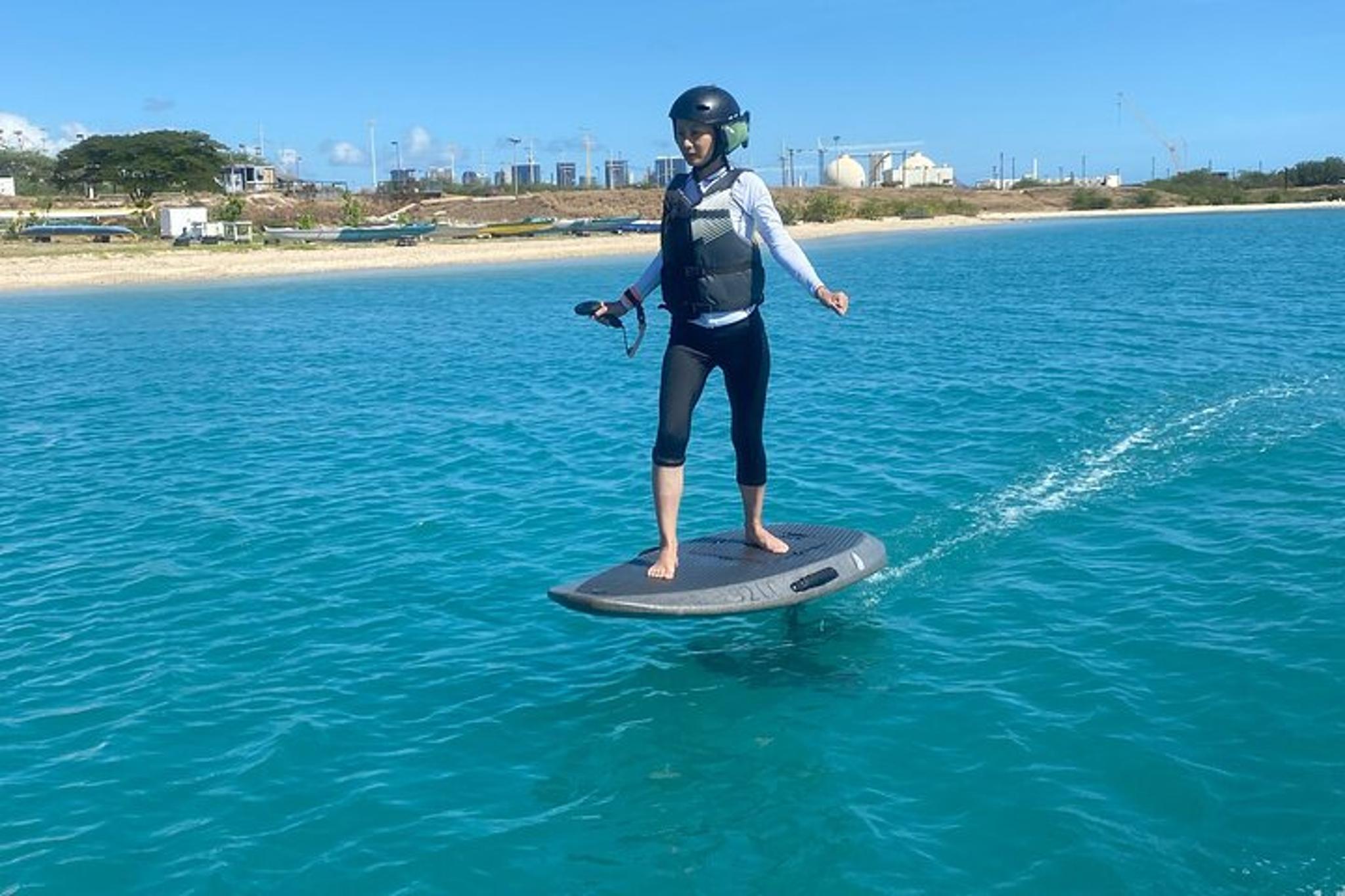 Honolulu eFoil Experience for Two - Image 3