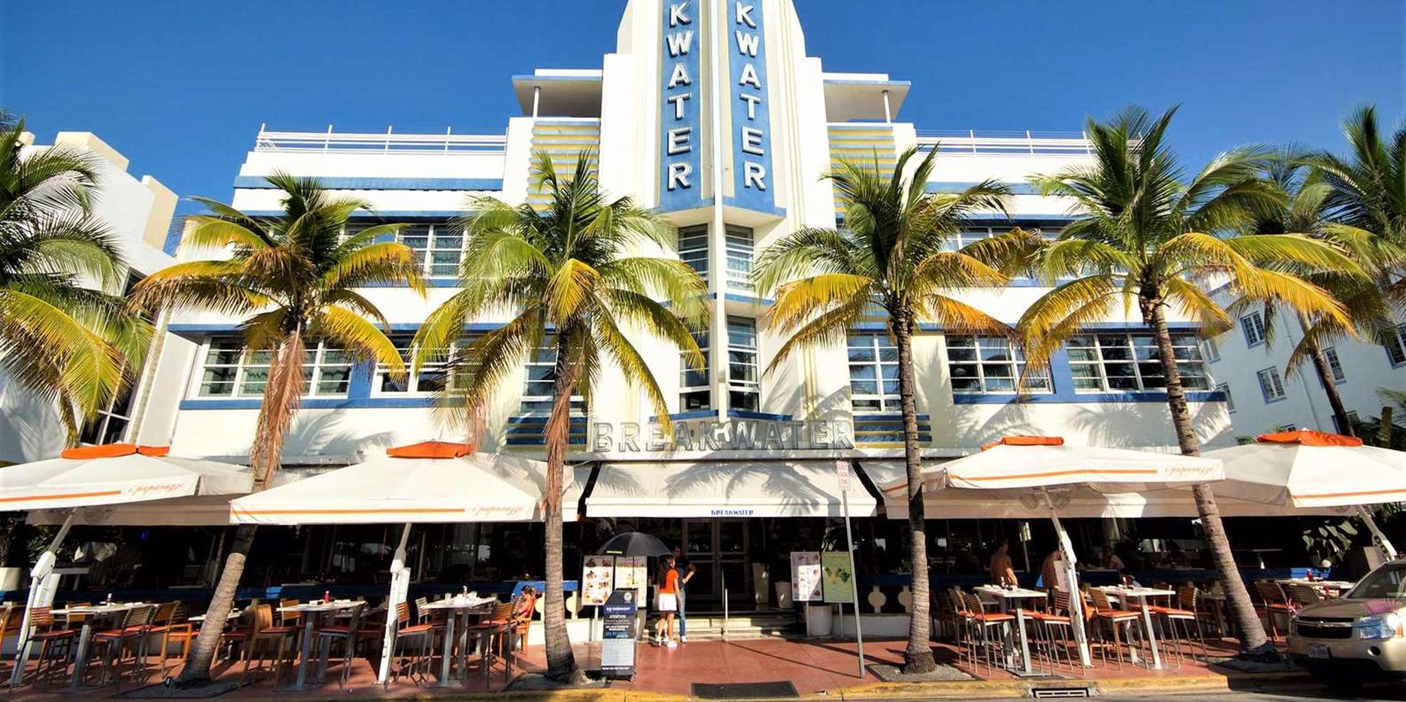 Miami Walking Tour with Cocktails - Image 4