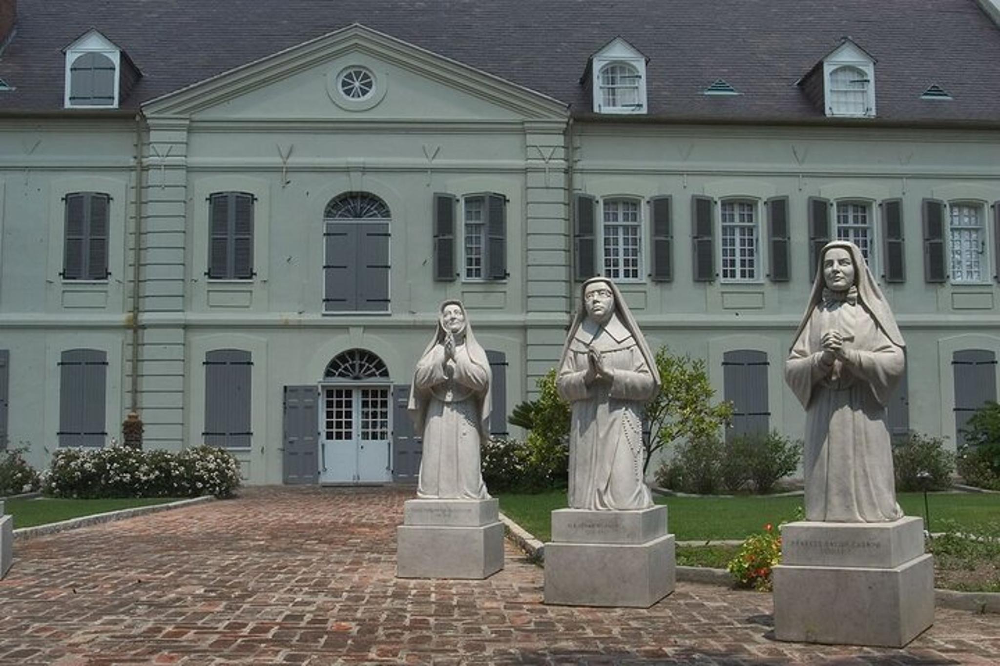 New Orleans Darkside Tour: Spirits, Vampires, and Voodoo 2 hr - Image 6