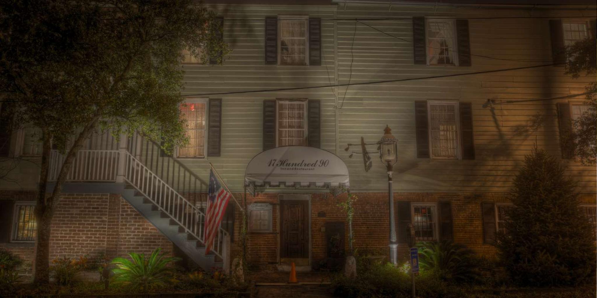 Savannah Haunted Walking Tour for Adults