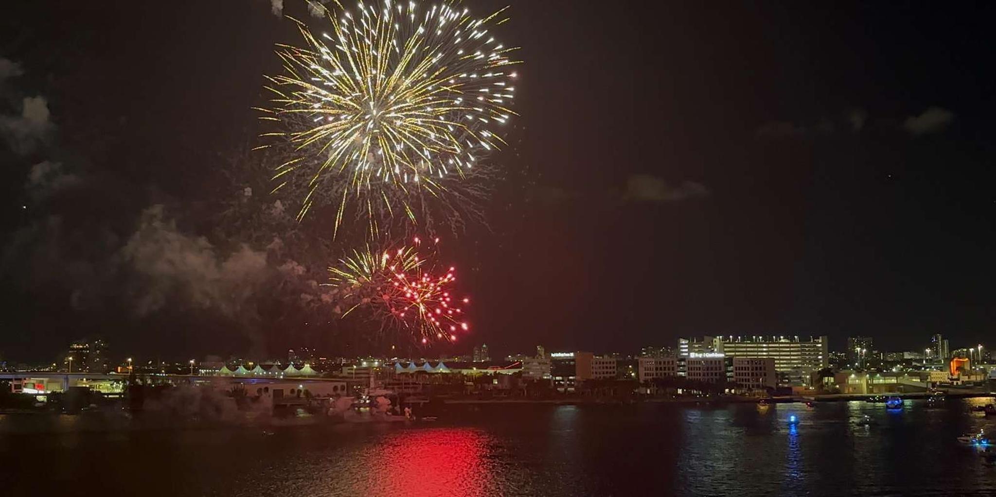 Miami Fireworks Cruise on Biscayne Bay - Image 2