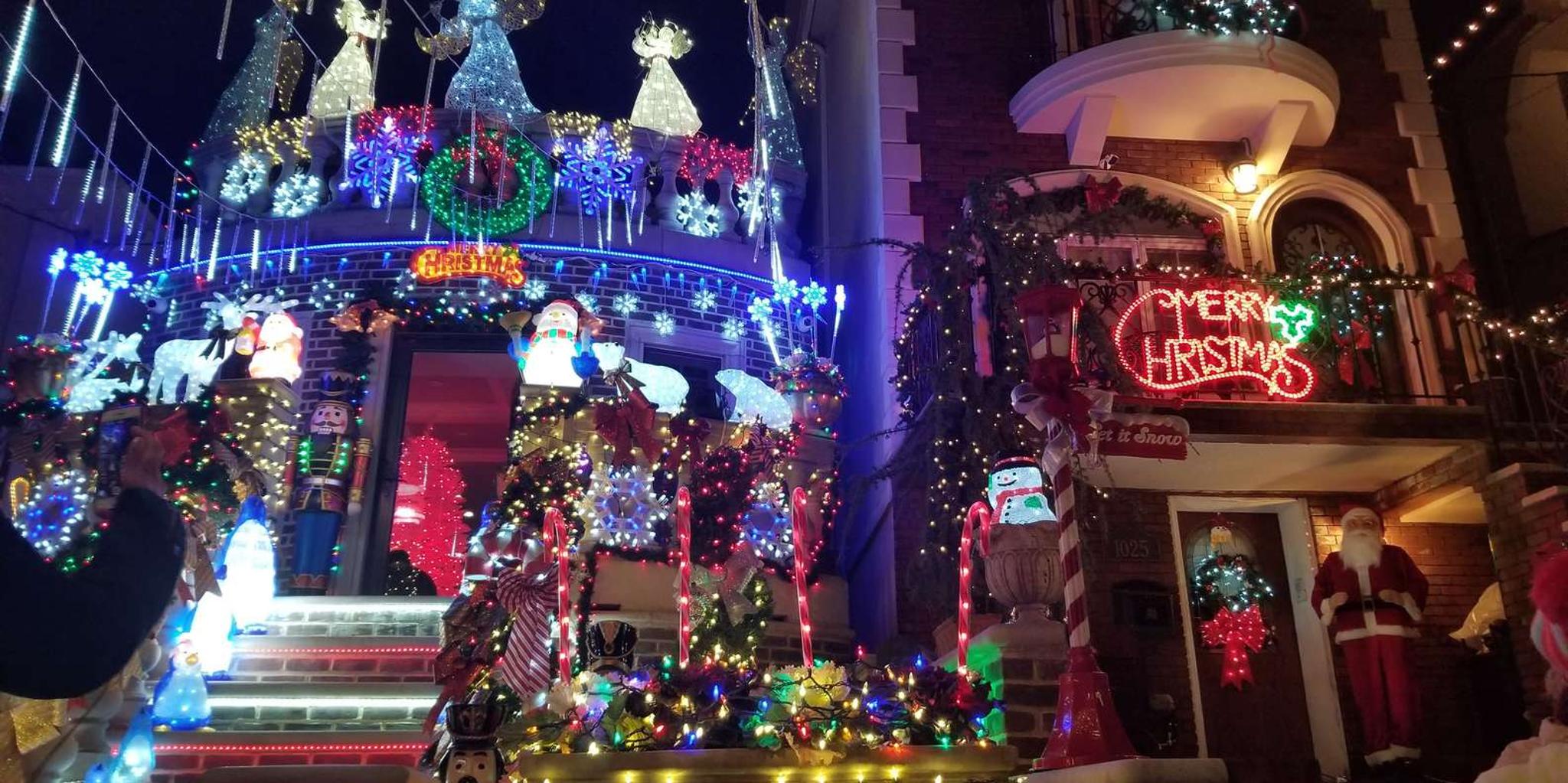 Brooklyn Christmas Lights Tour from Manhattan 4 hr