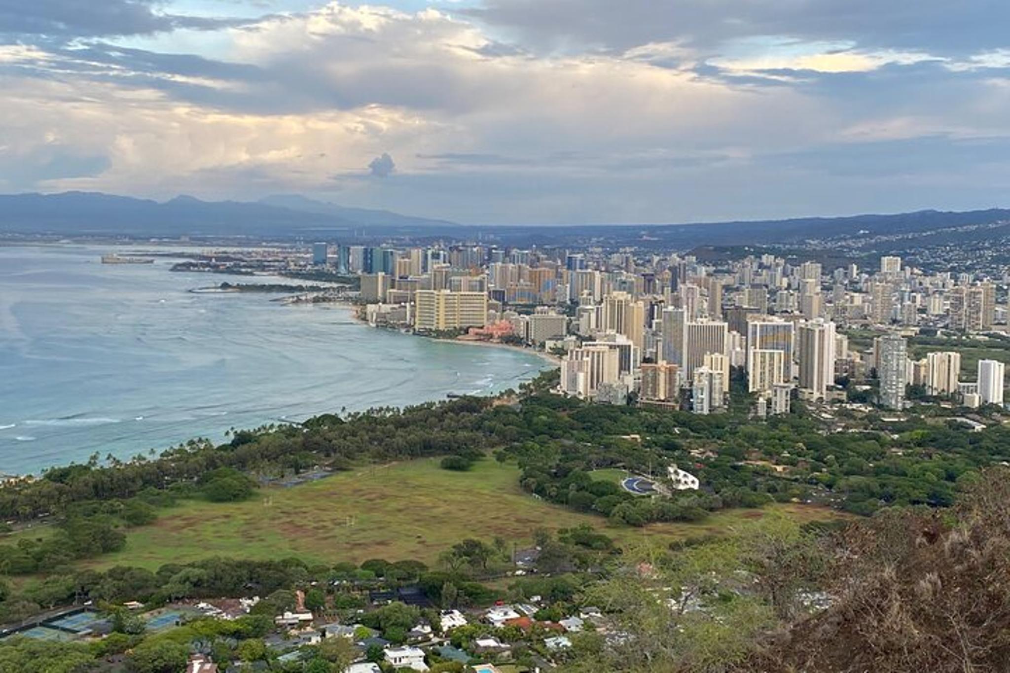 Honolulu Diamond Head Hiking Tour