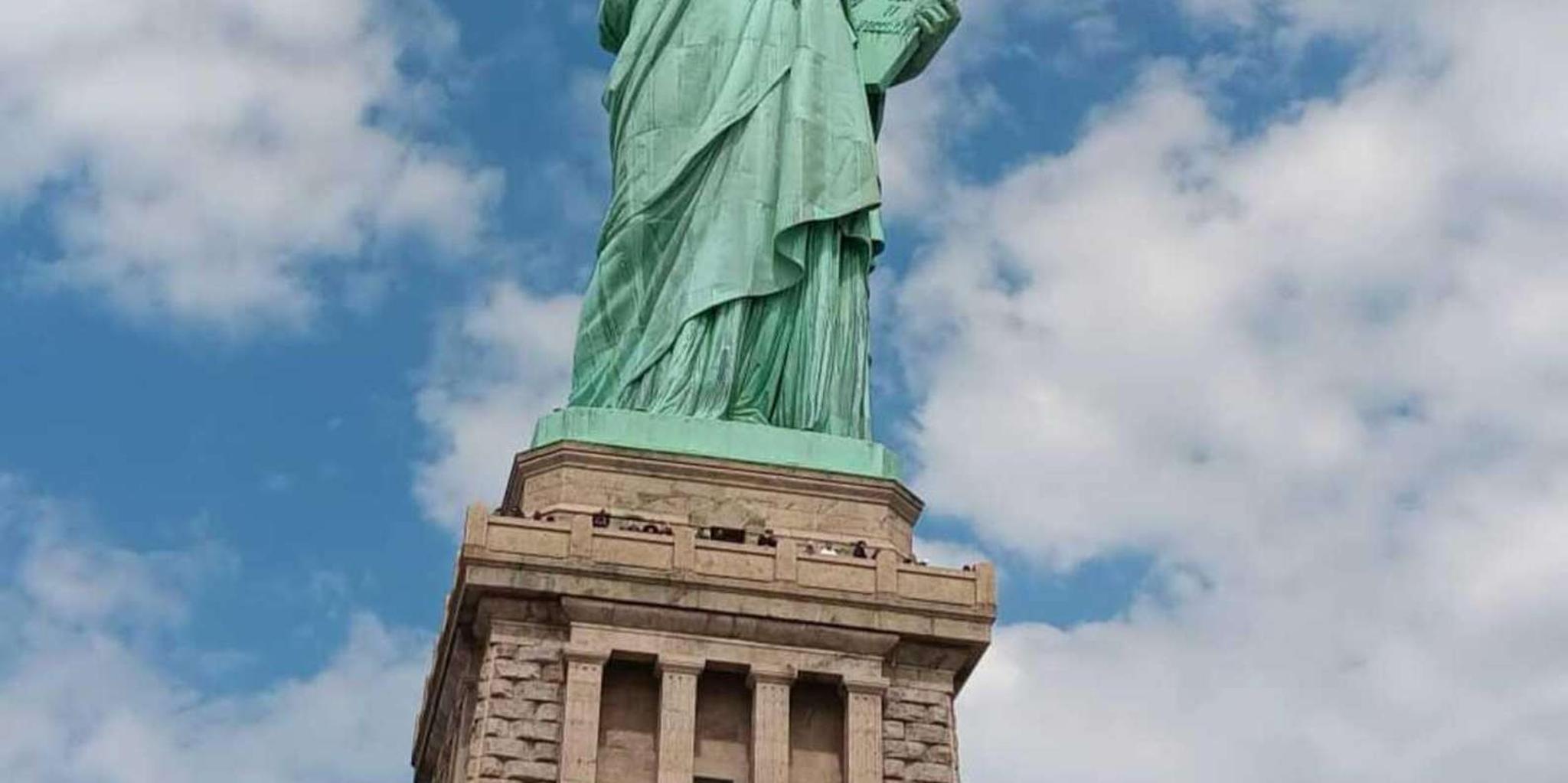 New York Statue of Liberty and Ellis Island Tour