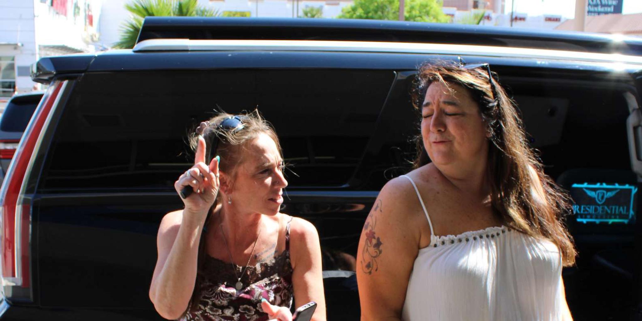 Las Vegas Limo Tour with Champagne 2.5hr - Image 5