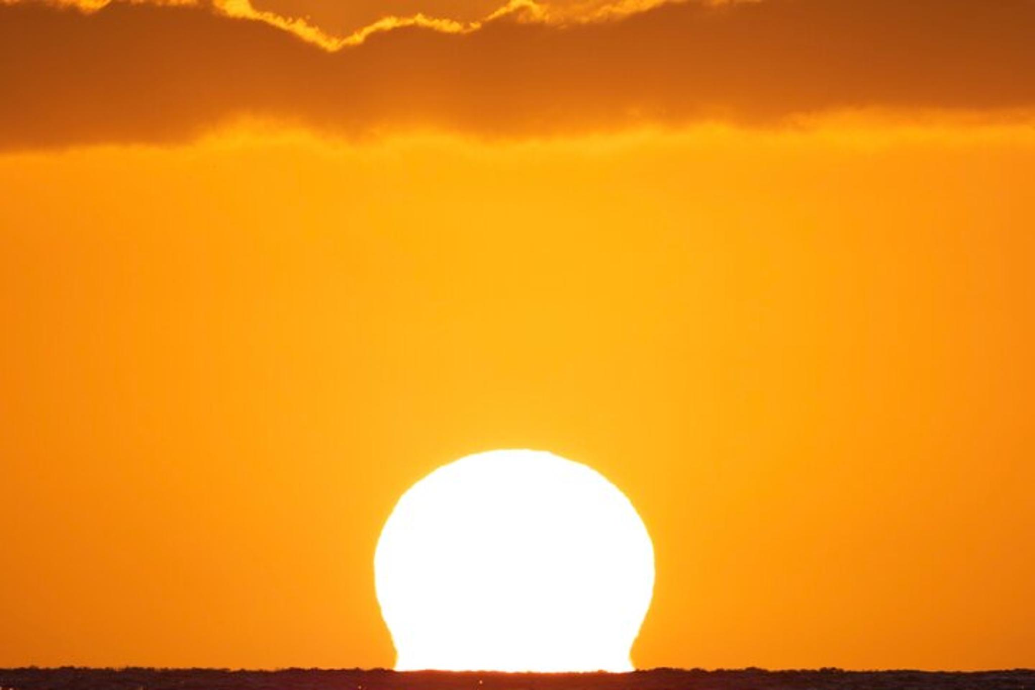 Honolulu Sunset Cruise on Moana Catamaran - Image 4