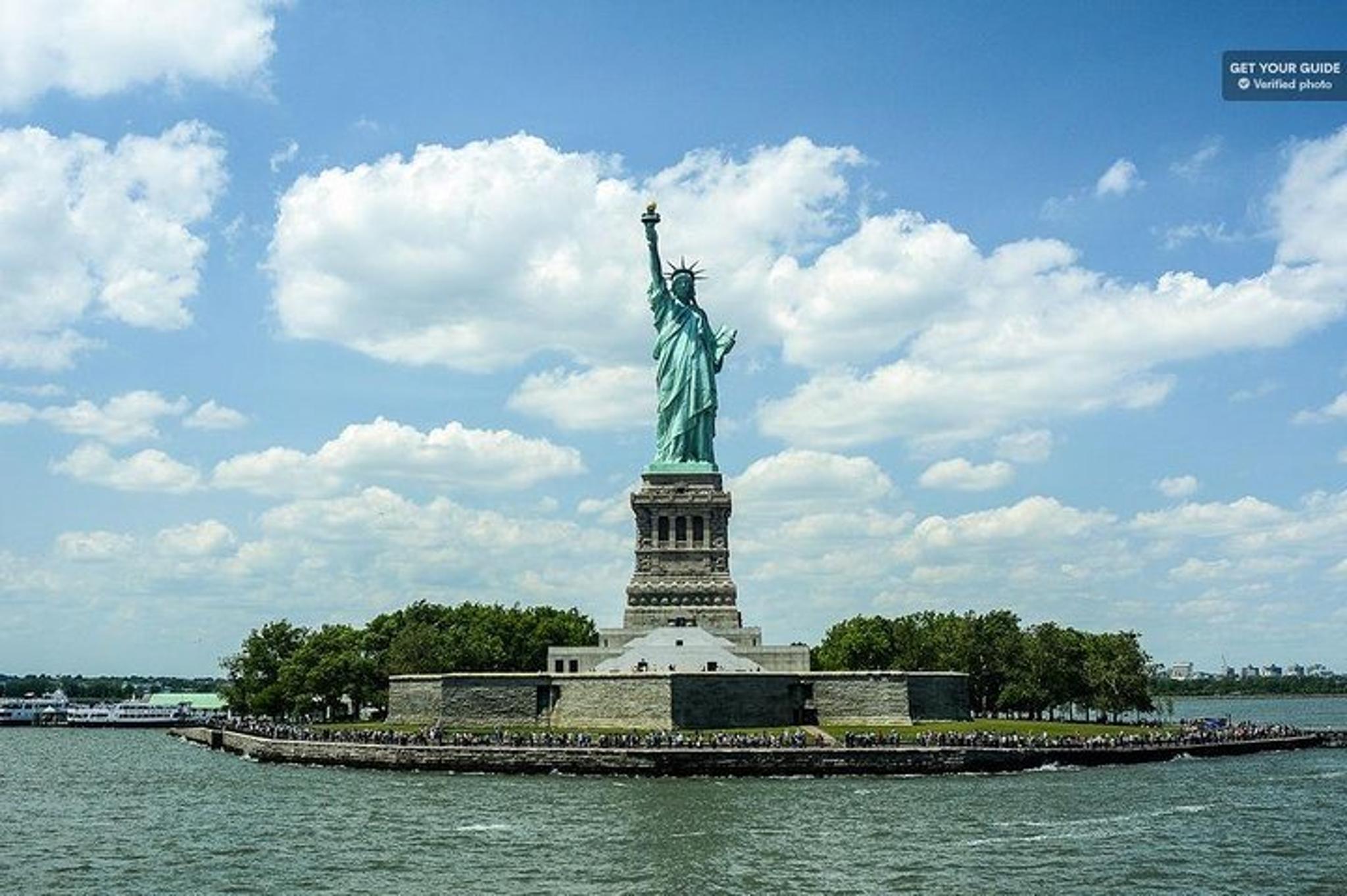 New York Harbor Statue of Liberty Sightseeing Tour 1 hr