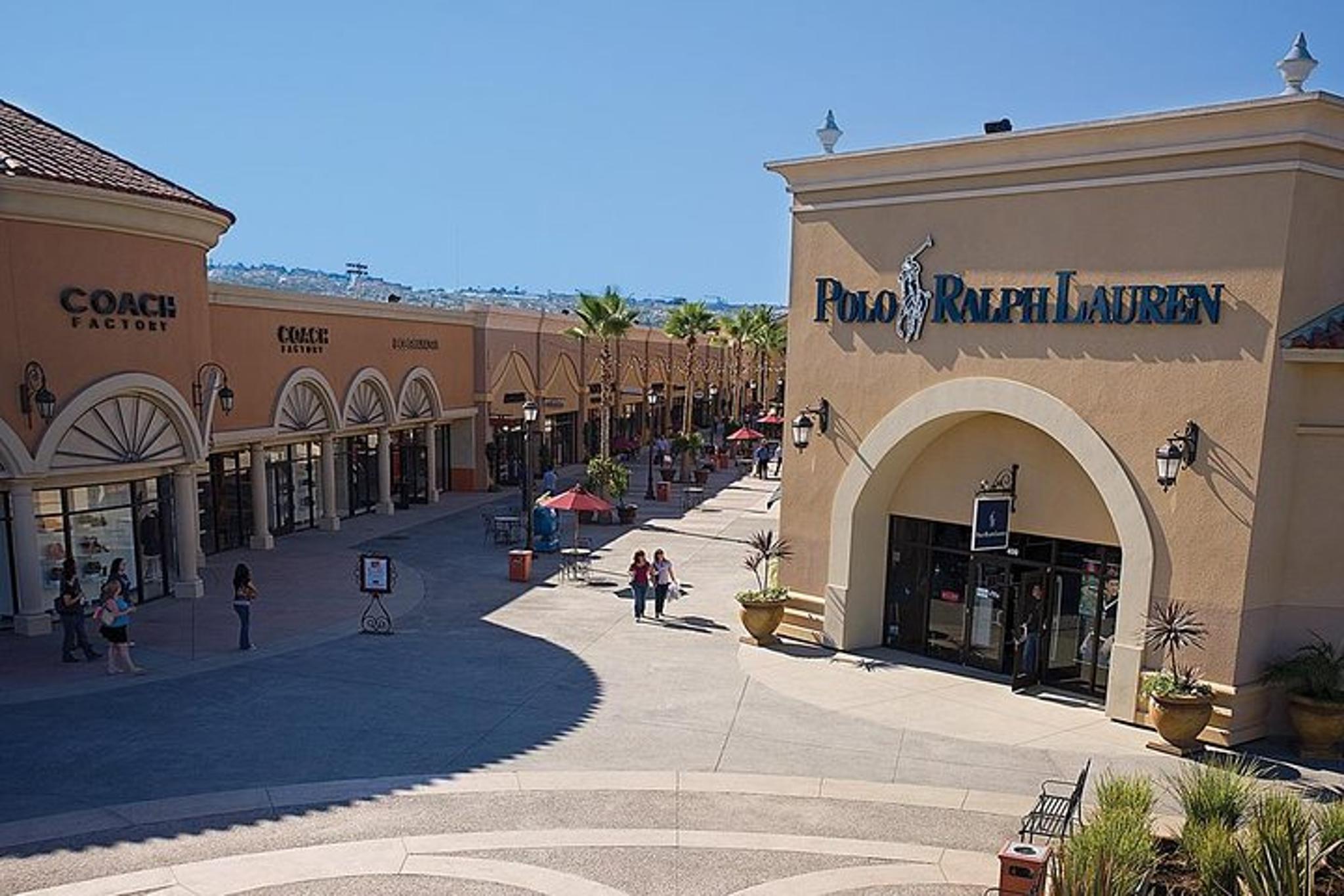 San Diego Shopping Tour to Las Americas Outlet - Image 2