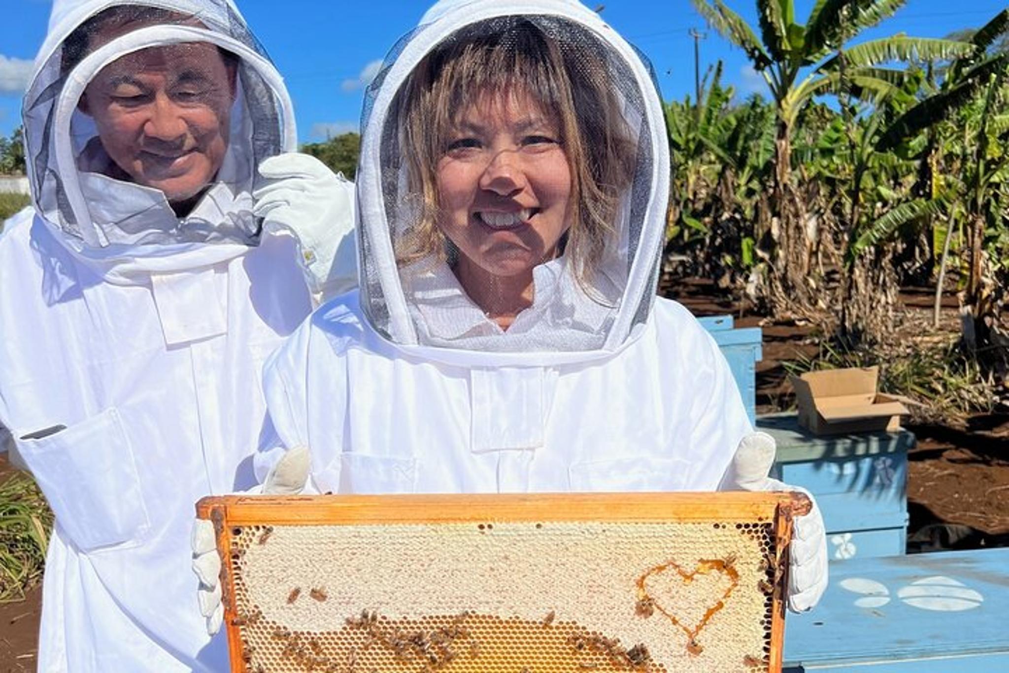 Waialua Bee Farm Ecotour and Honey Tasting - Image 6
