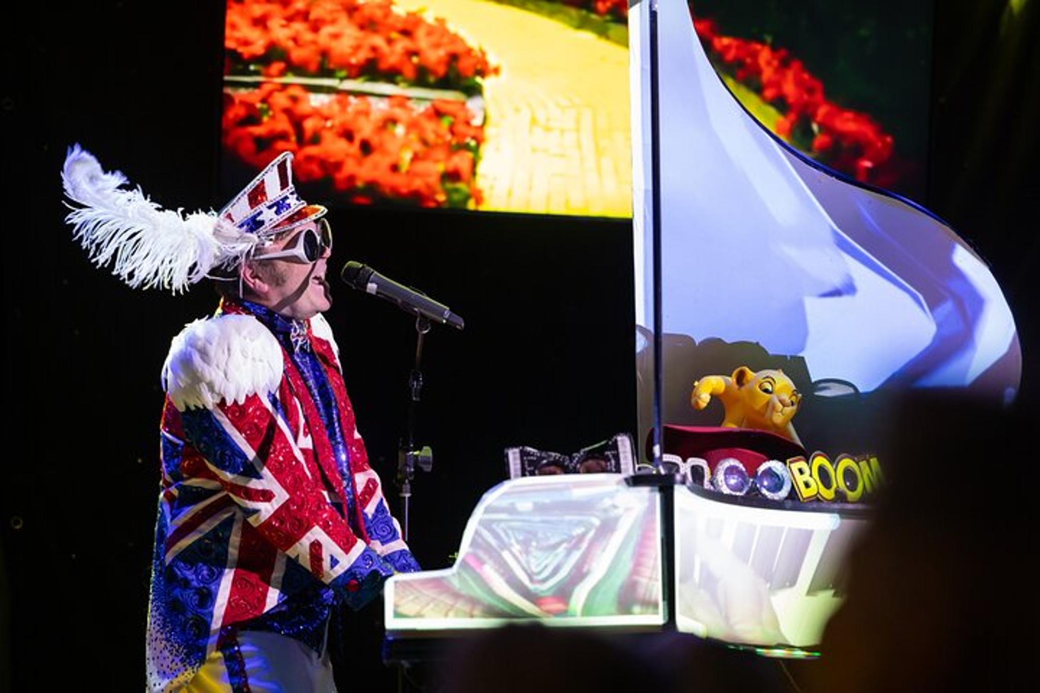 Step Into Christmas Elton John Tribute Show - Image 4