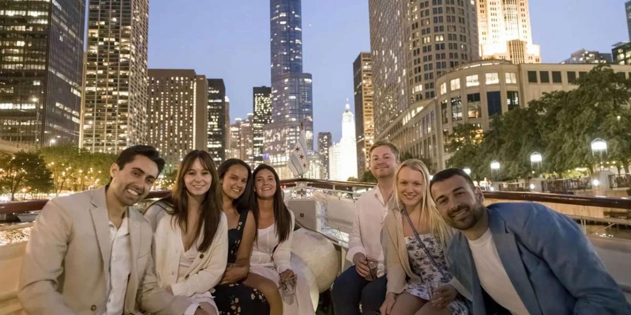 Chicago River Architecture Sunset Cocktail Tour - Image 3