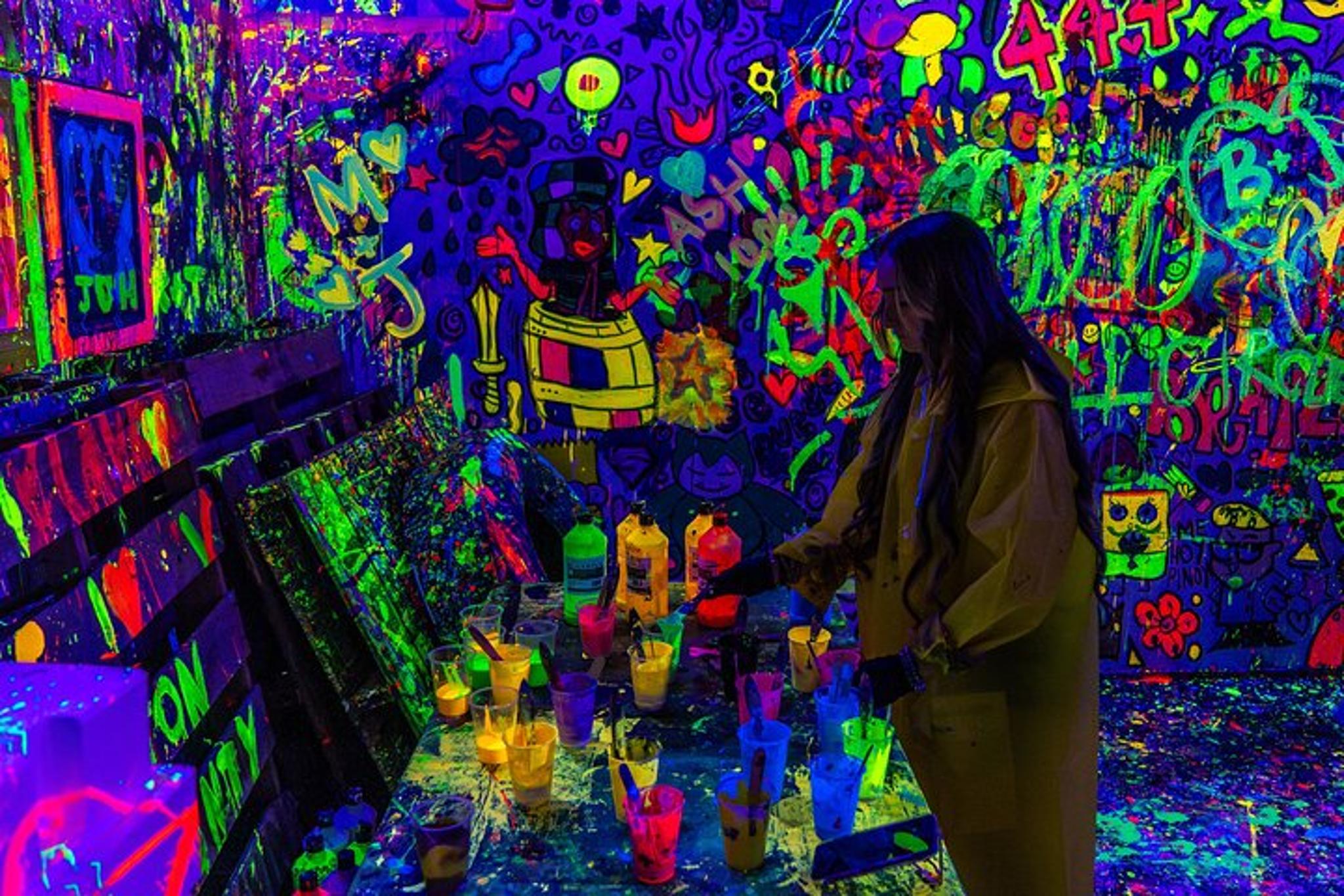 Chicago Art Experience After Dark - Image 6