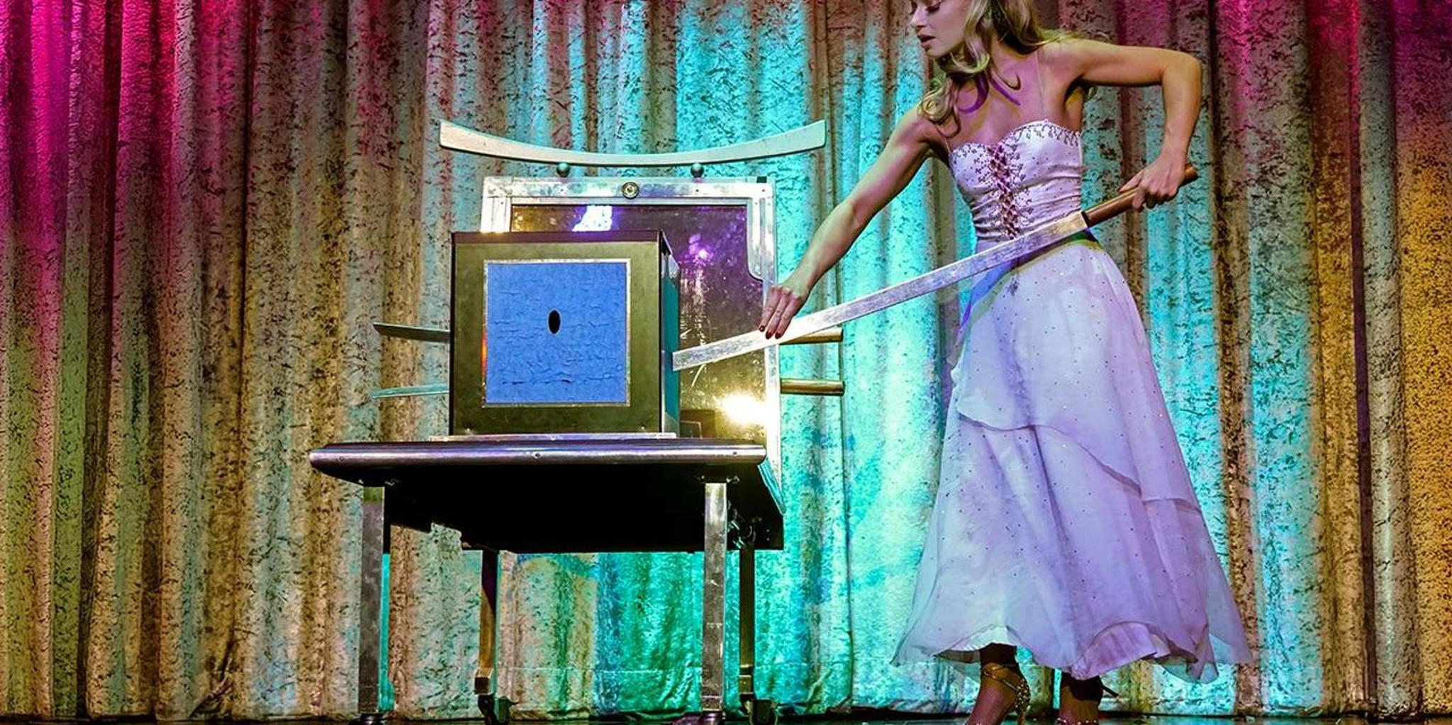 Las Vegas Magic Show - Image 3