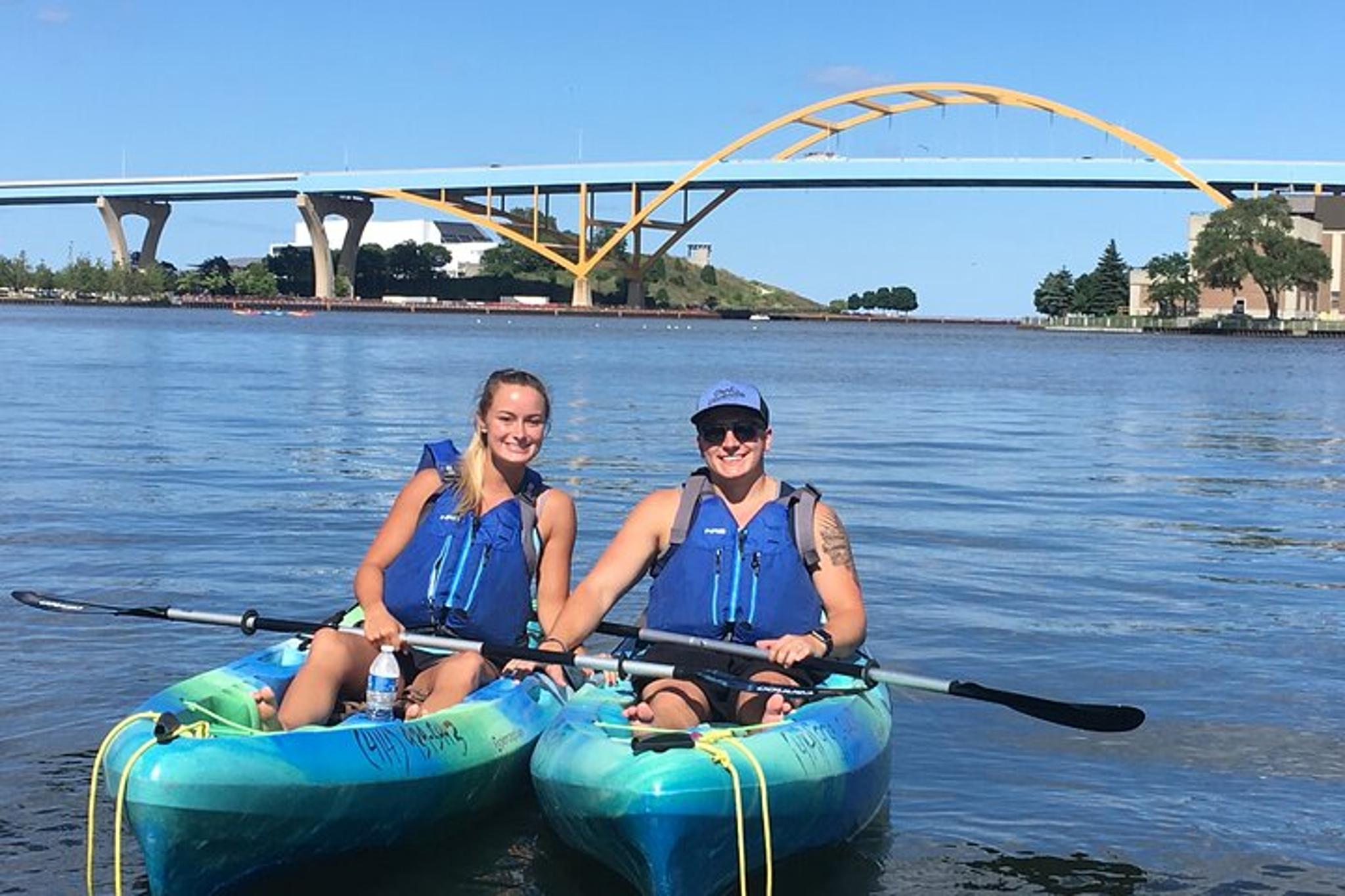 Milwaukee Cheese Curd Kayak Tour - Image 5