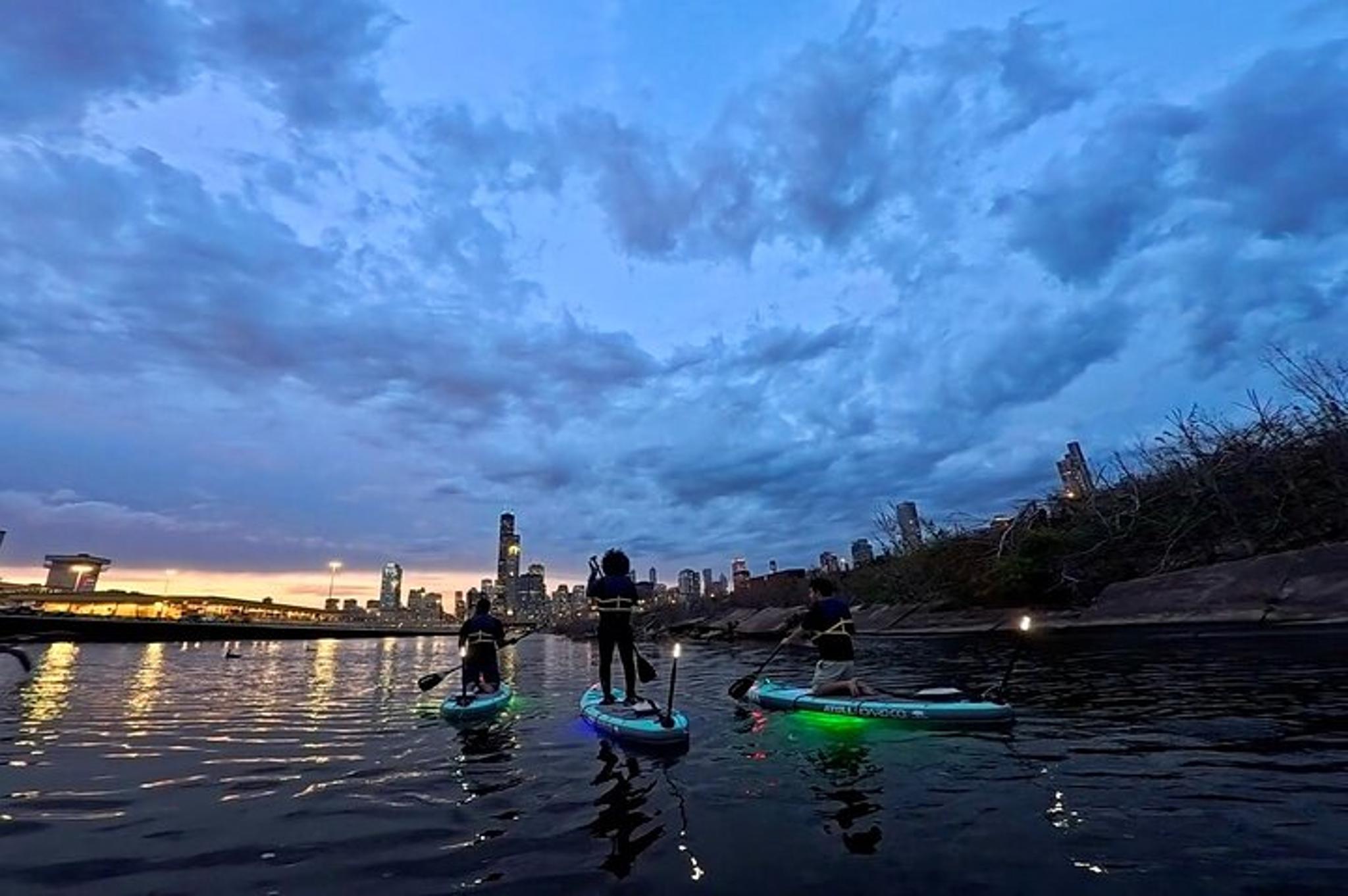 Chicago Paddleboard Sunset Experience - Image 4