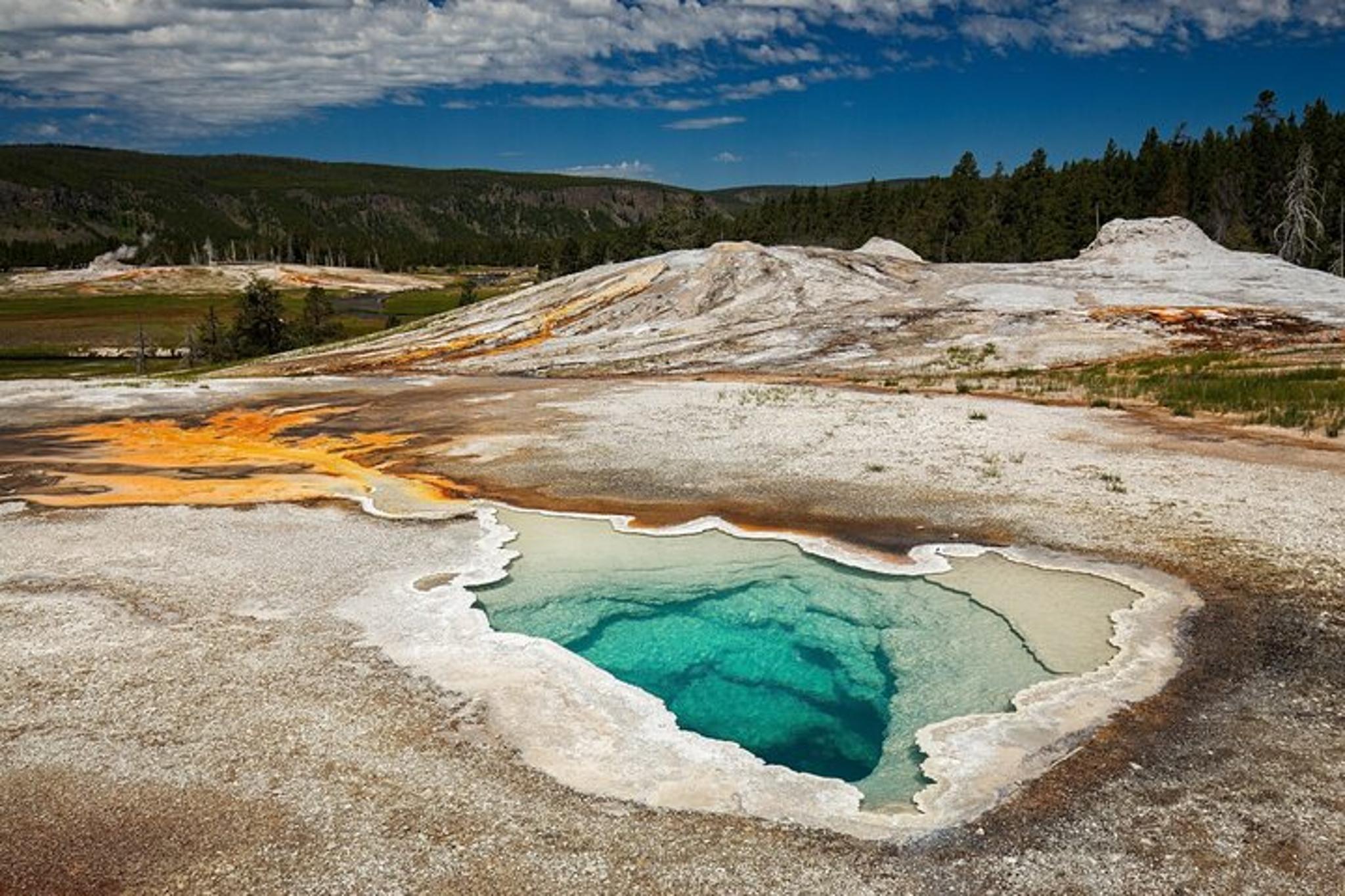 Yellowstone Old Faithful Self-Guided Walking Tour