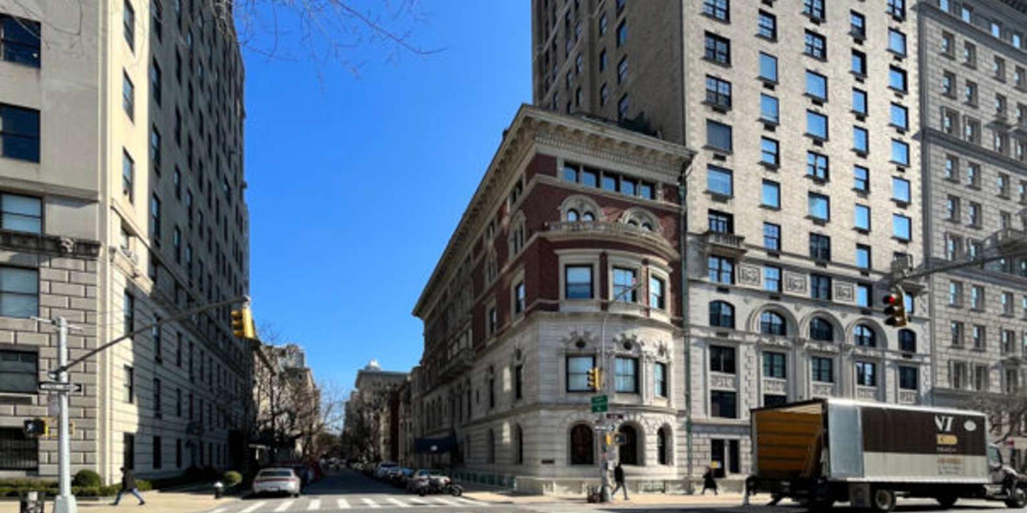 New York City Fifth Avenue Gilded Age Mansions Walking Tour - Image 6