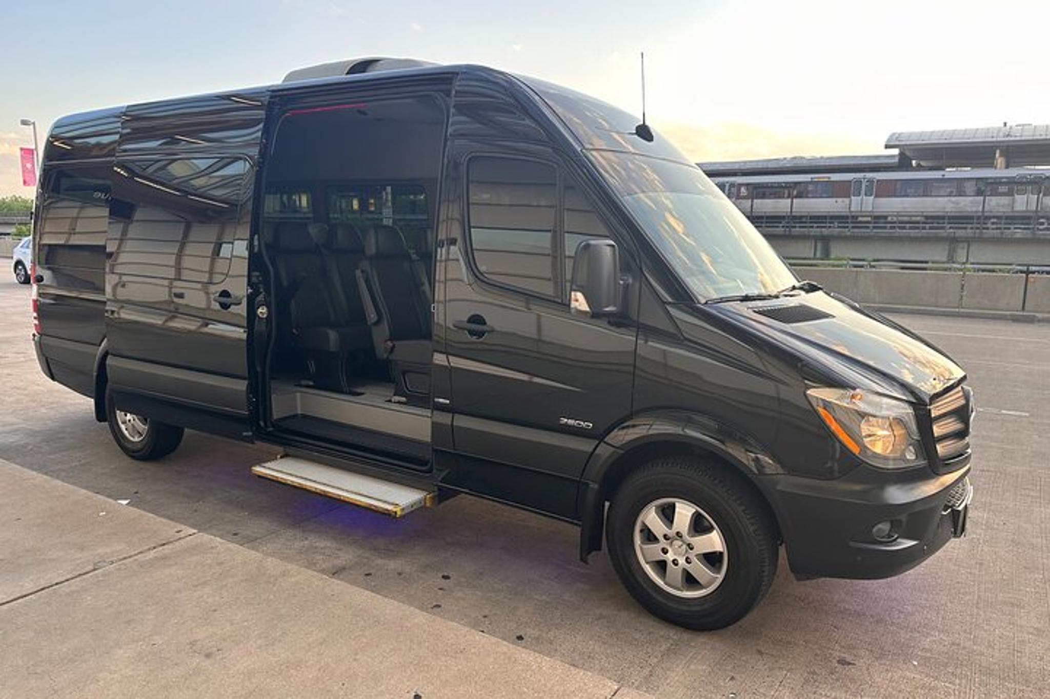 Washington D.C. Private Airport Transportation - Image 2