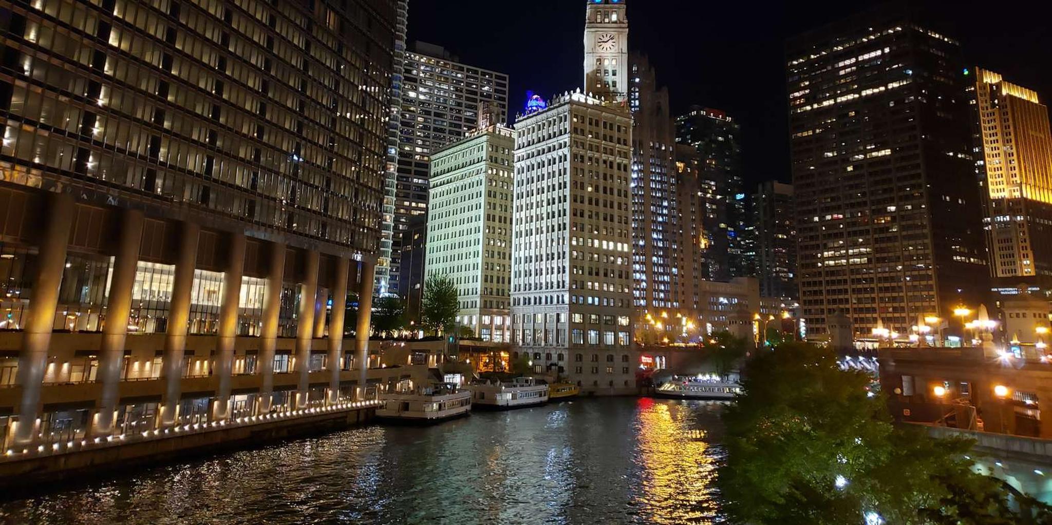 Chicago Nighttime River and Lake Cruise - Image 6