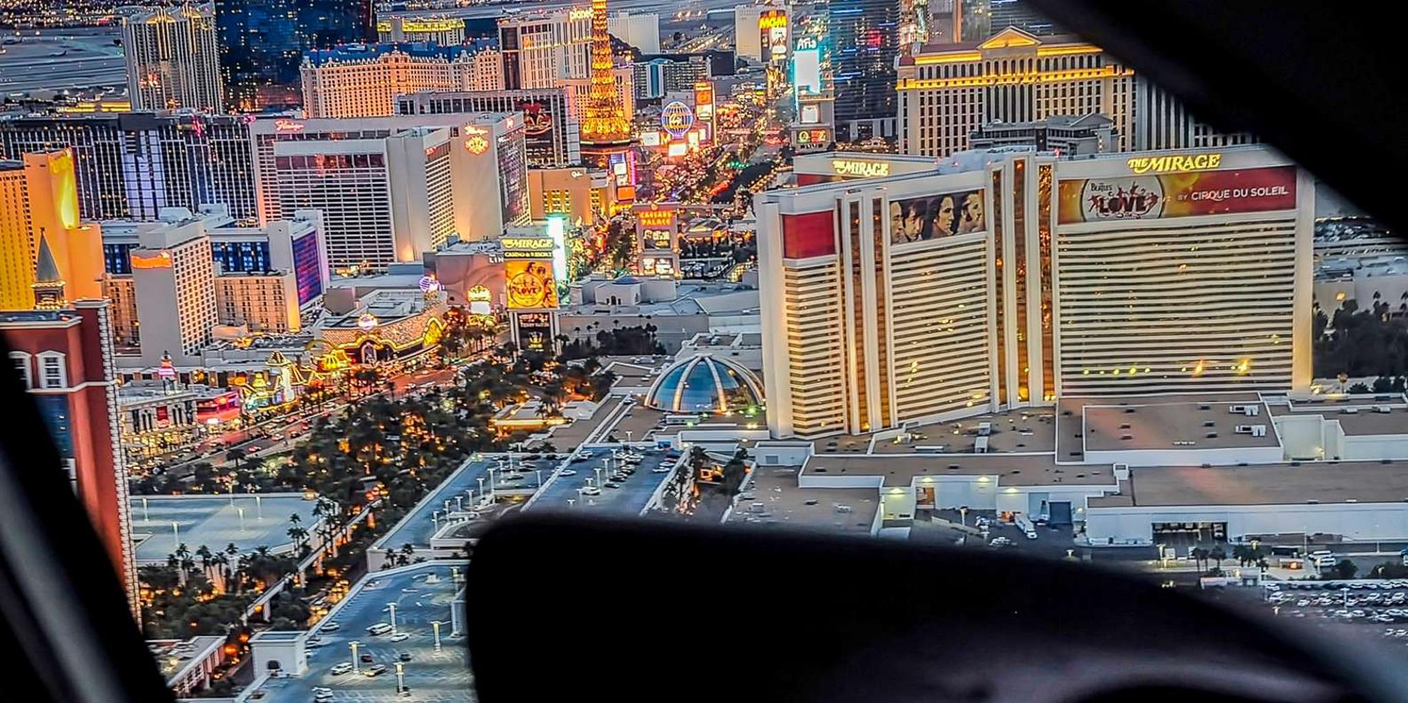 Las Vegas Helicopter Night Flight Over the Strip - Image 4