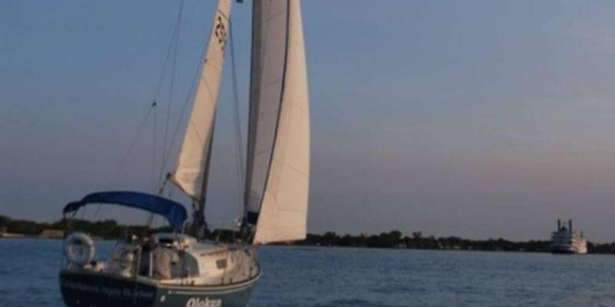 Detroit Sailing Tour on the Detroit River