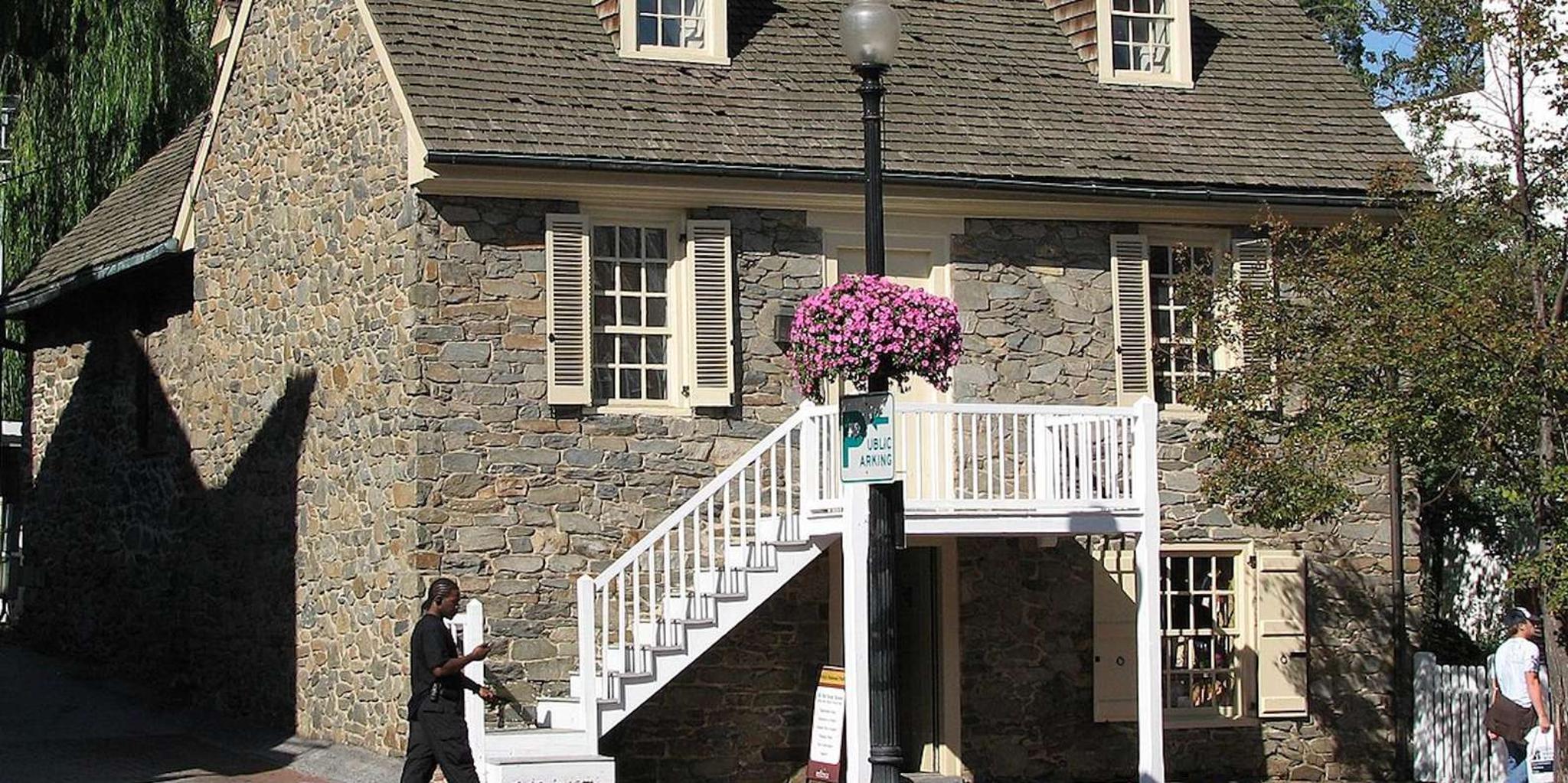 Washington DC Georgetown Spies and Ghosts Walking Tour - Image 5