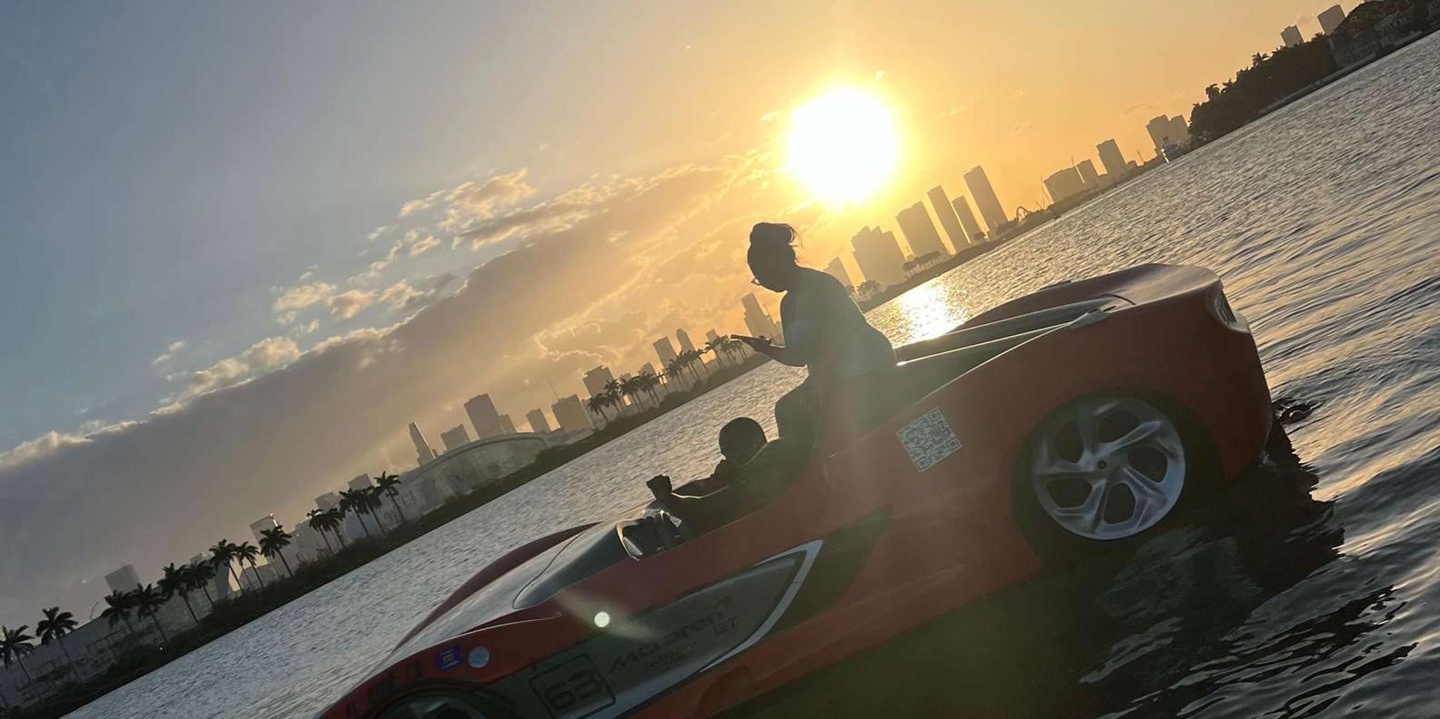 Miami Beach Jetcar Rental and Celebrity Boat Tour - Image 2