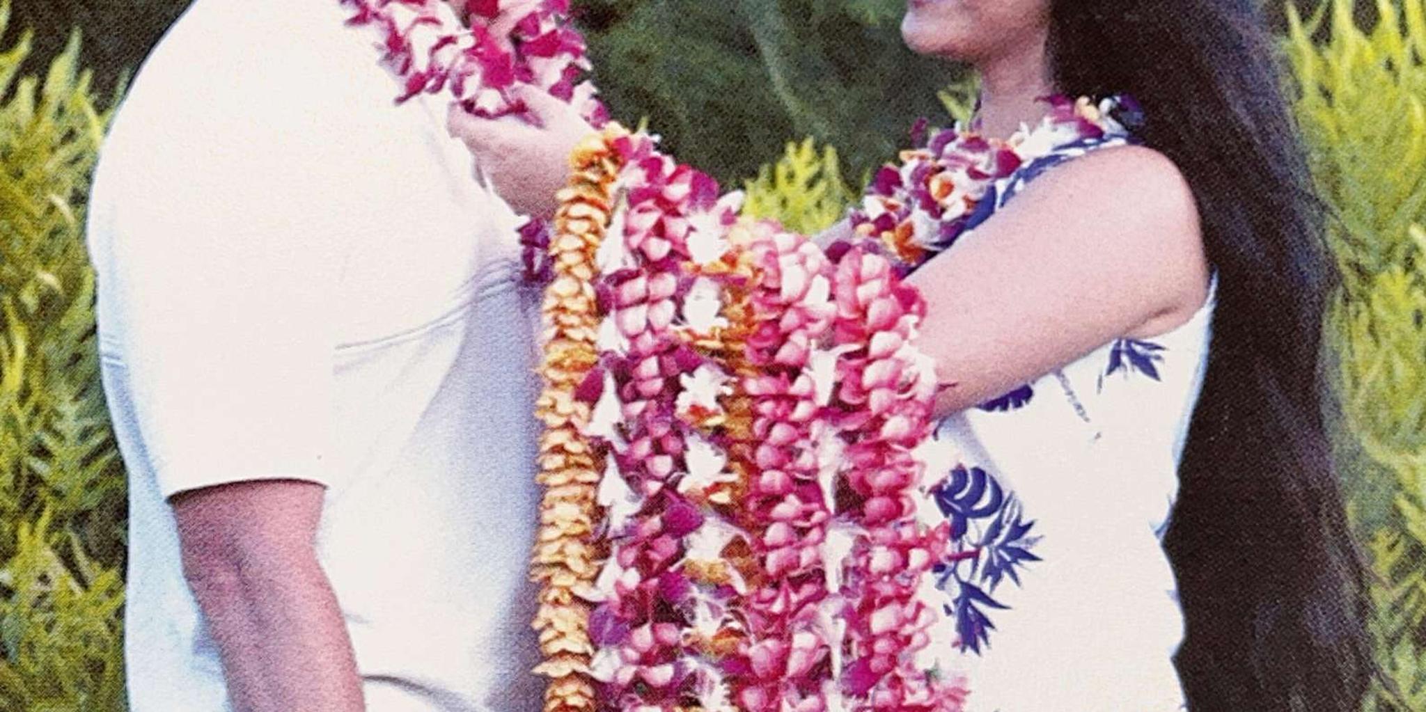 Maui Orchid Lei Greeting at Kahului Airport - Image 6