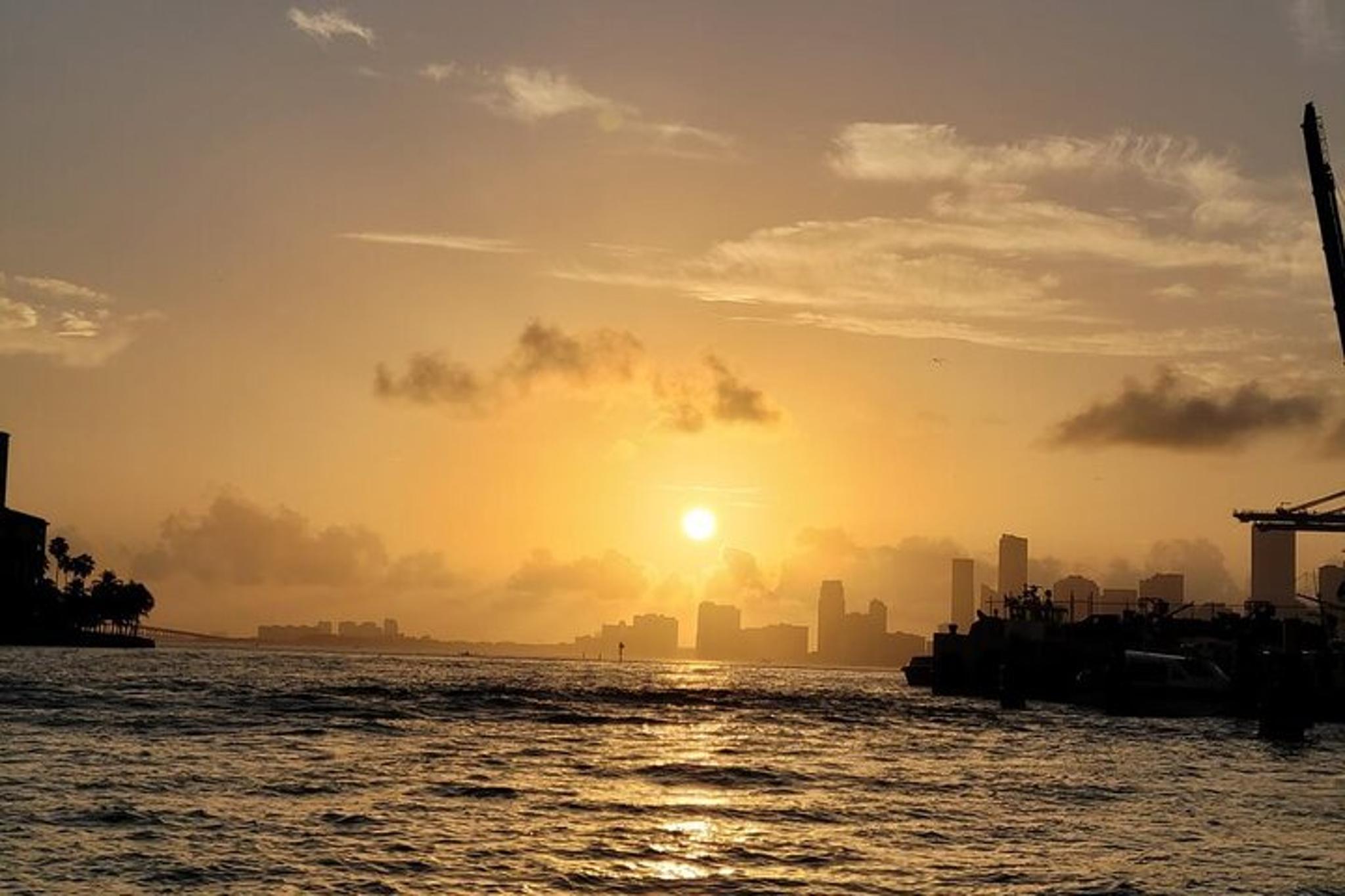 Miami Sunset Cruise Around Celebrity Mansions 60 min - Image 5