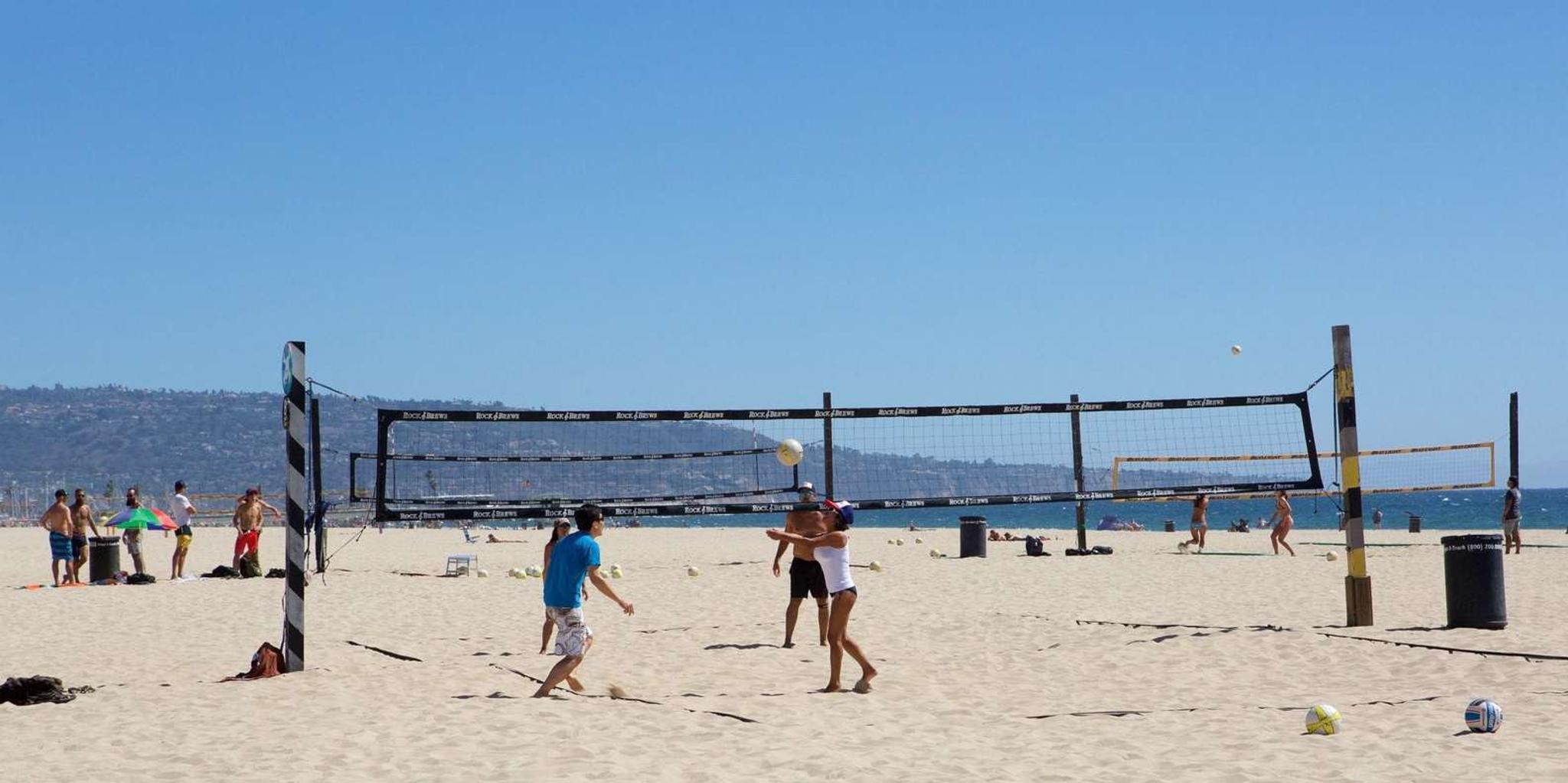 Los Angeles Santa Monica Beach Volleyball 2 hr - Image 4