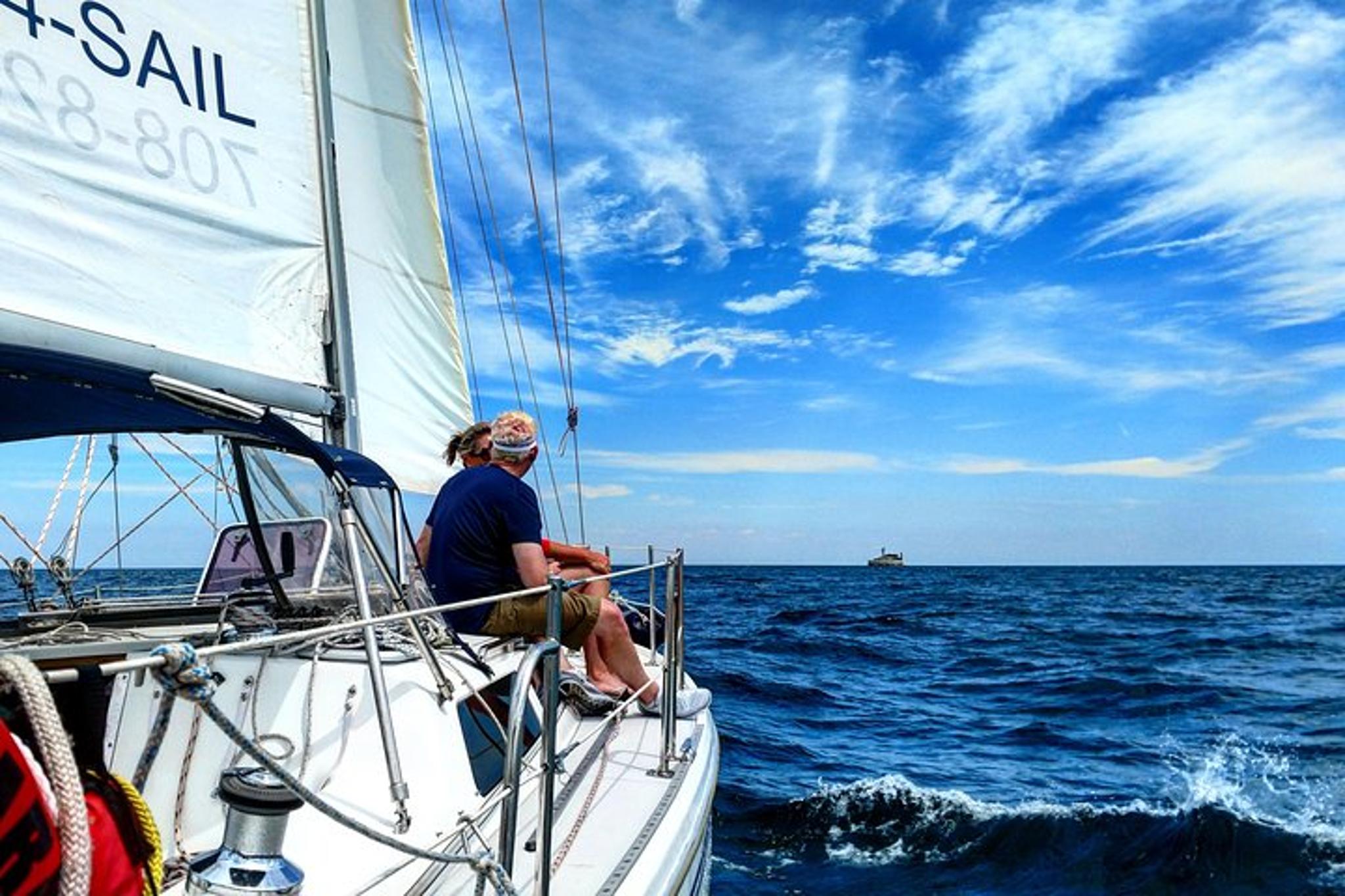 Chicago Sailing Tour on Lake Michigan - Image 1
