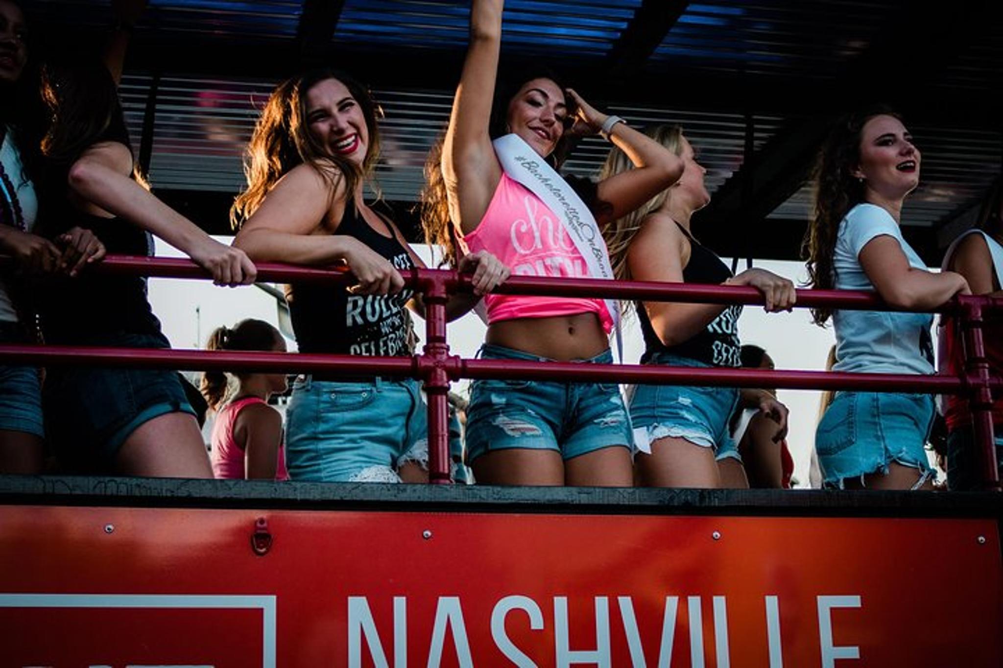 Nashville Party Tractor Tour 90 Min - Image 3