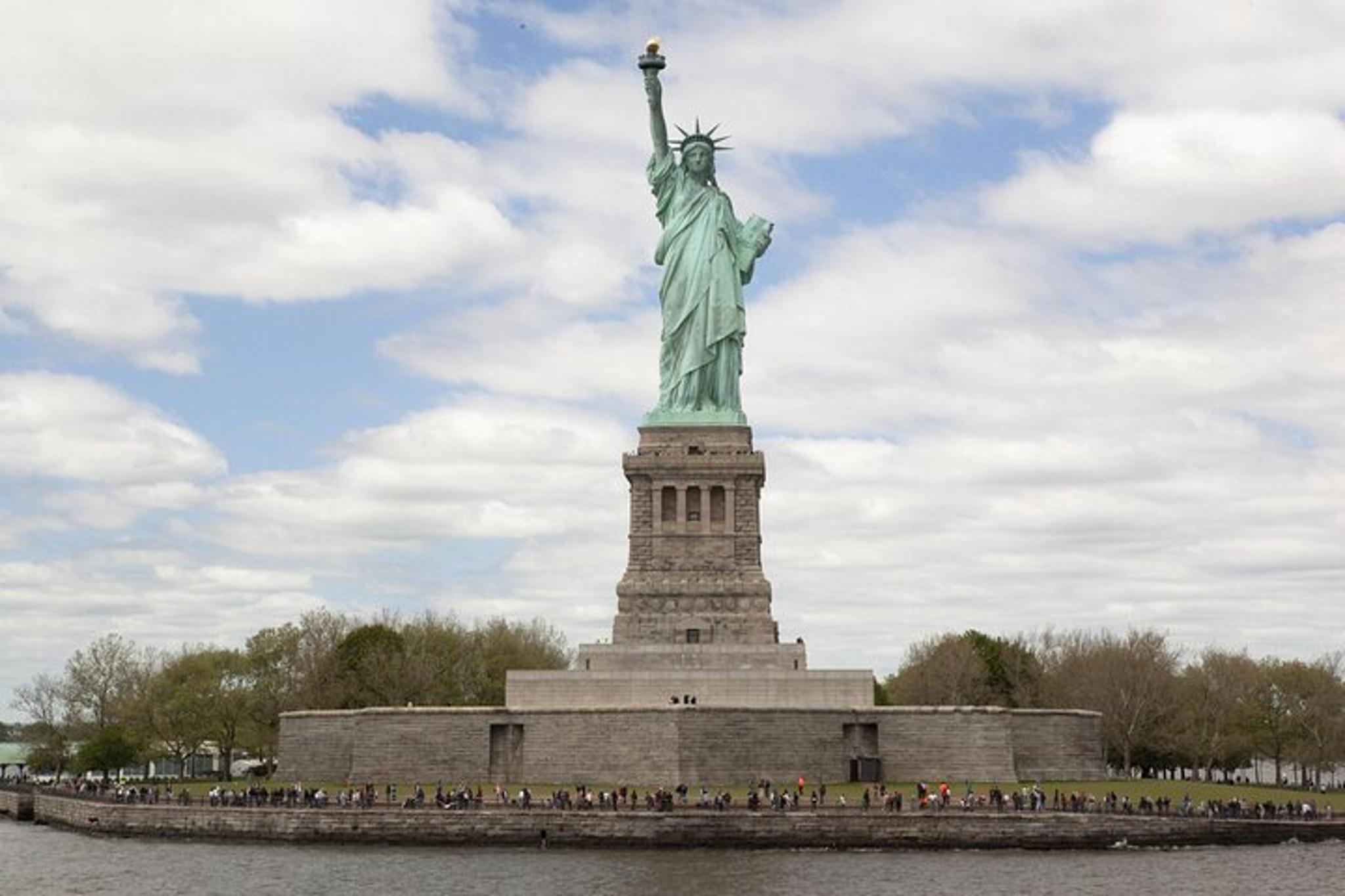 New York Statue of Liberty and Ellis Island Tour