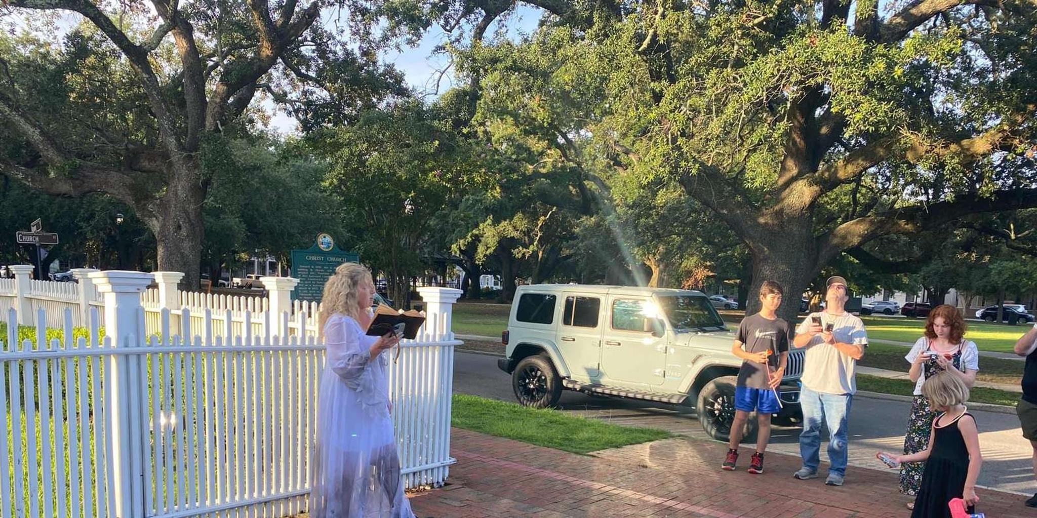 Pensacola Haunted Ghost Tour and Scavenger Hunt - Image 5