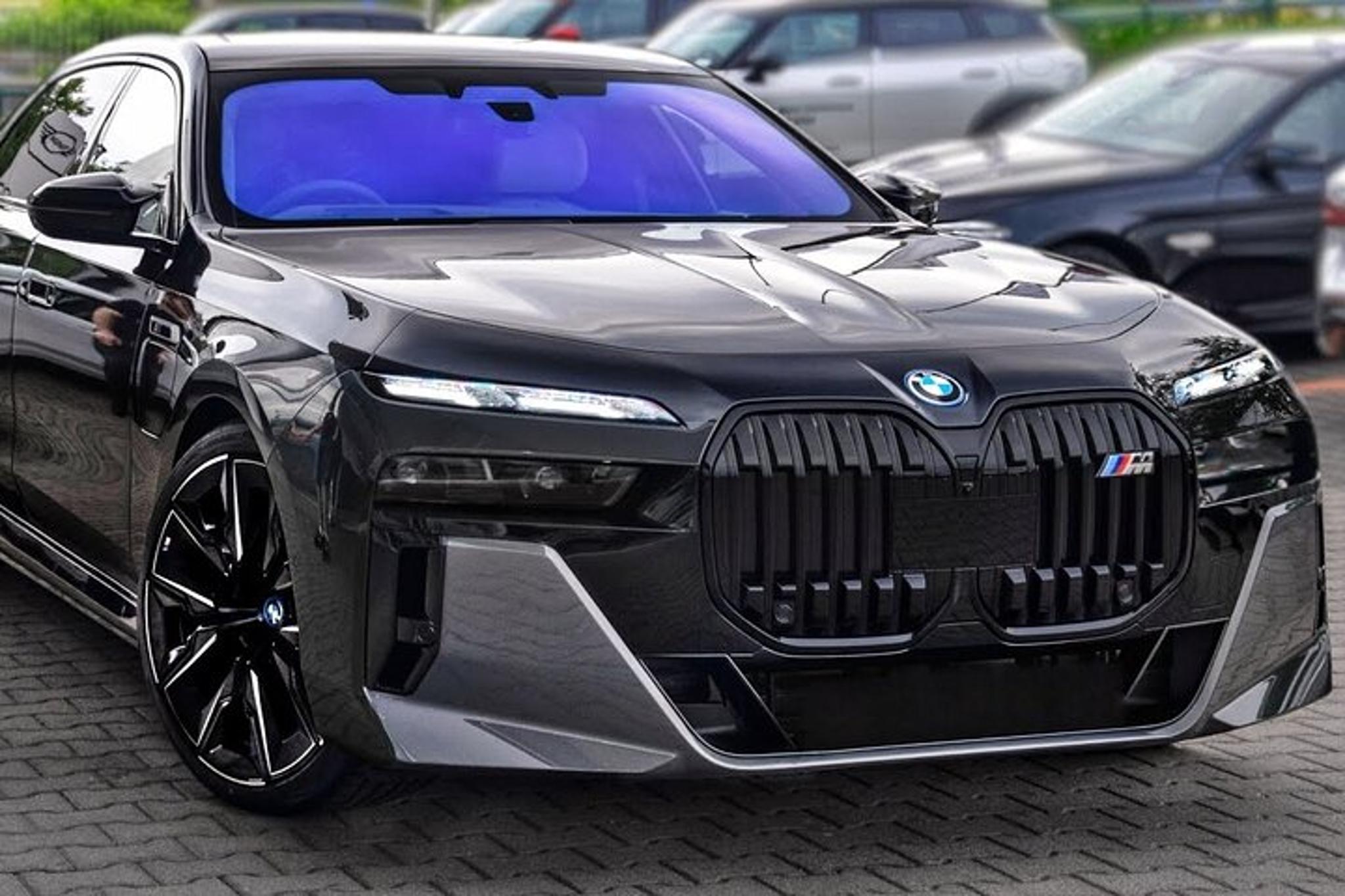 New York Private Sedan Transfer from JFK to Manhattan - Image 1