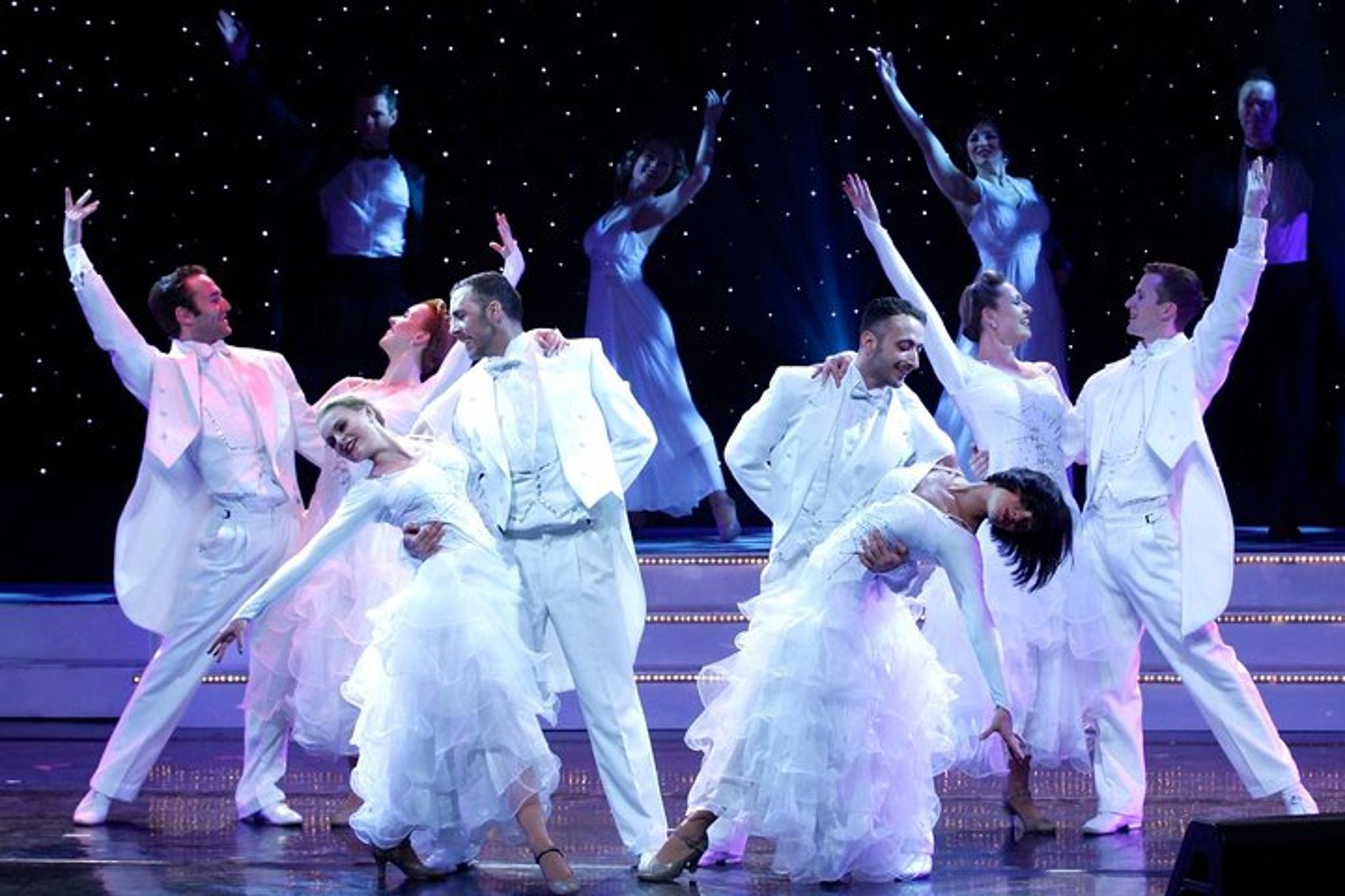 Branson Christmas Show - Image 2